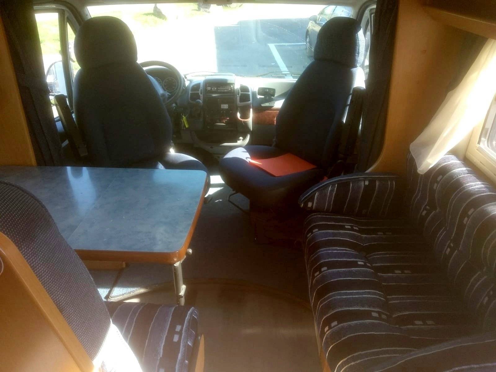 Coin repas Fiat Ducato 3,0 l 130 ch - Yescapa