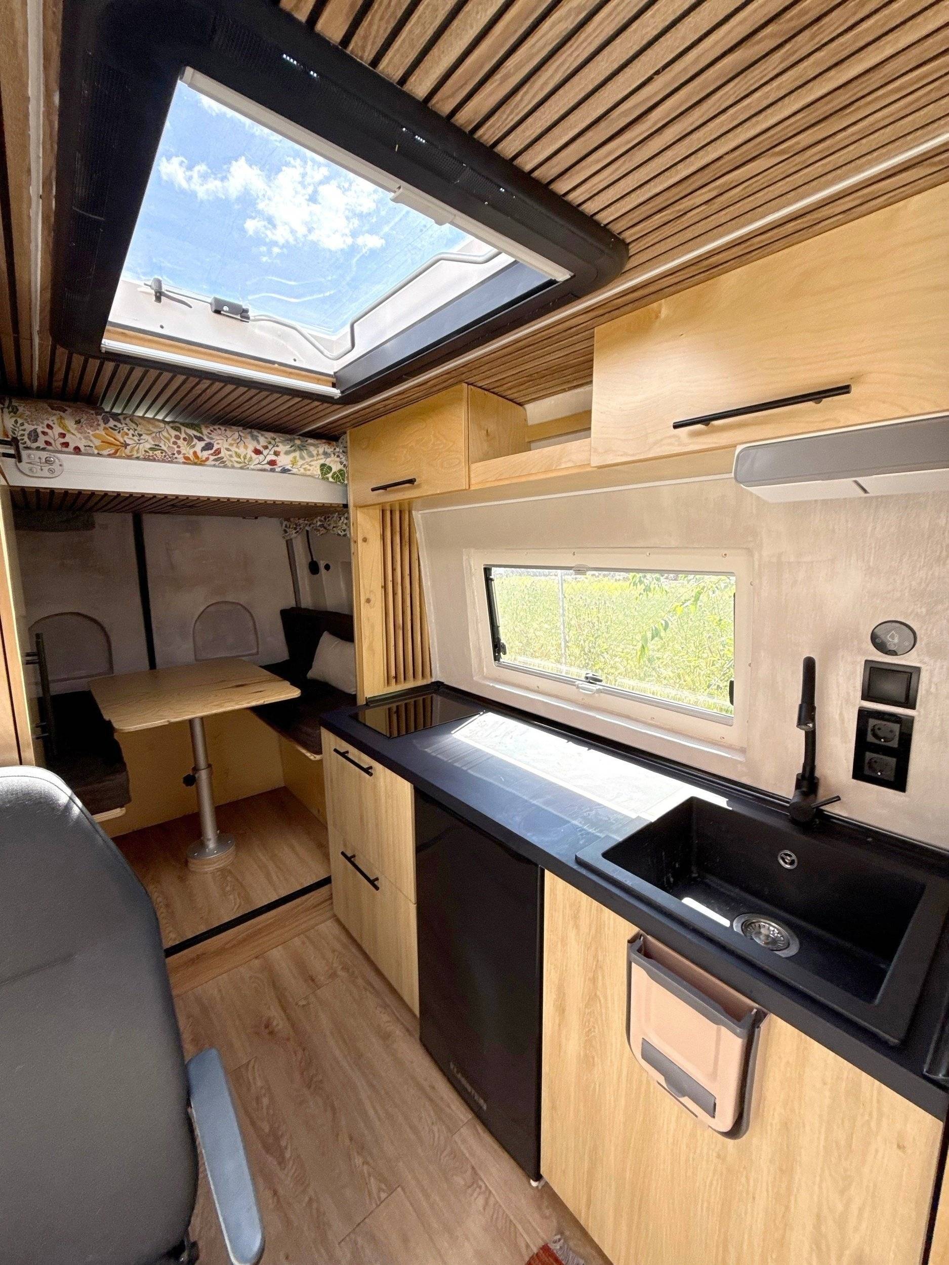 Kitchen Mercedes Mercedes - Yescapa
