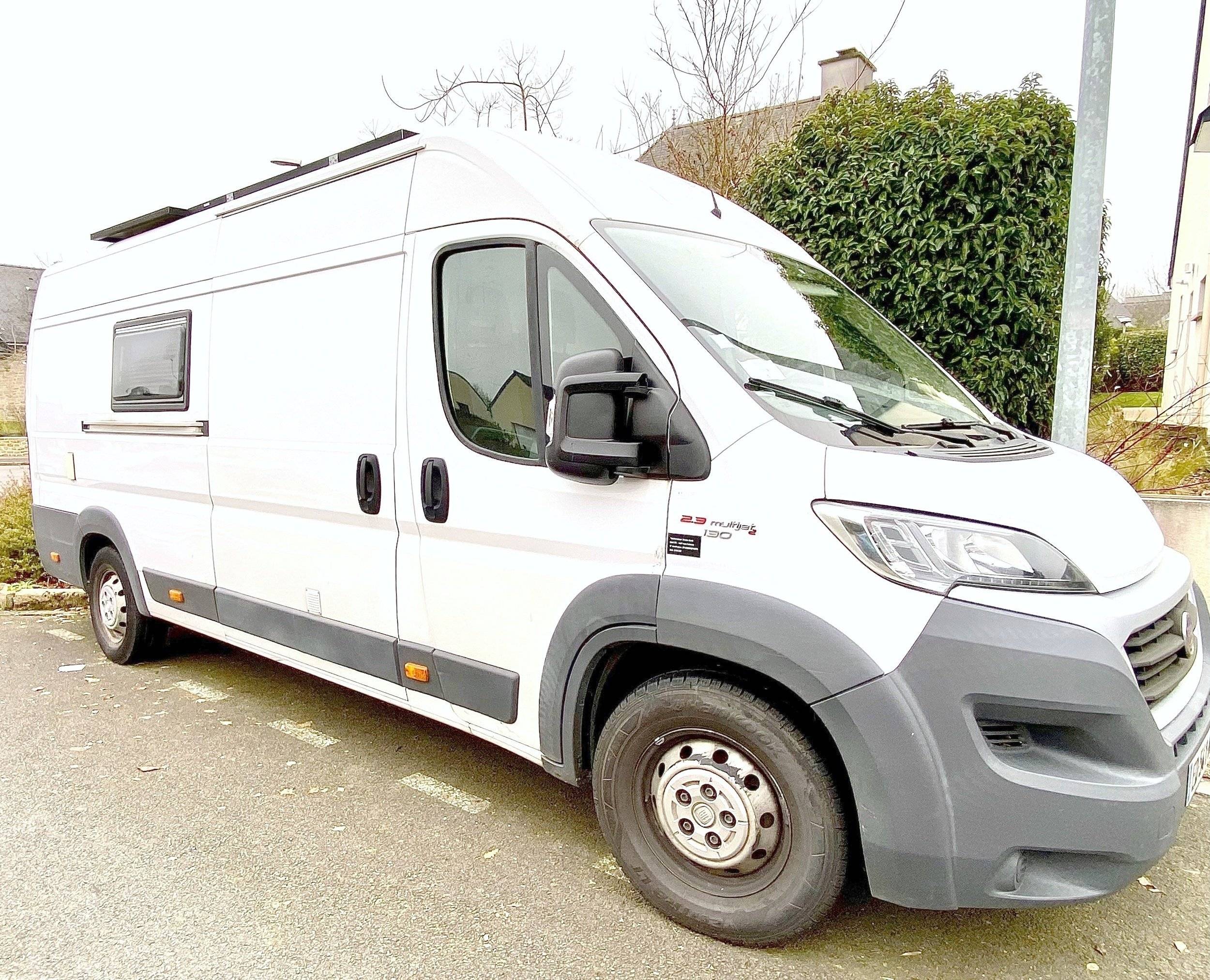 Vue avant de 3/4 Fiat FIAT DUCATO - Yescapa