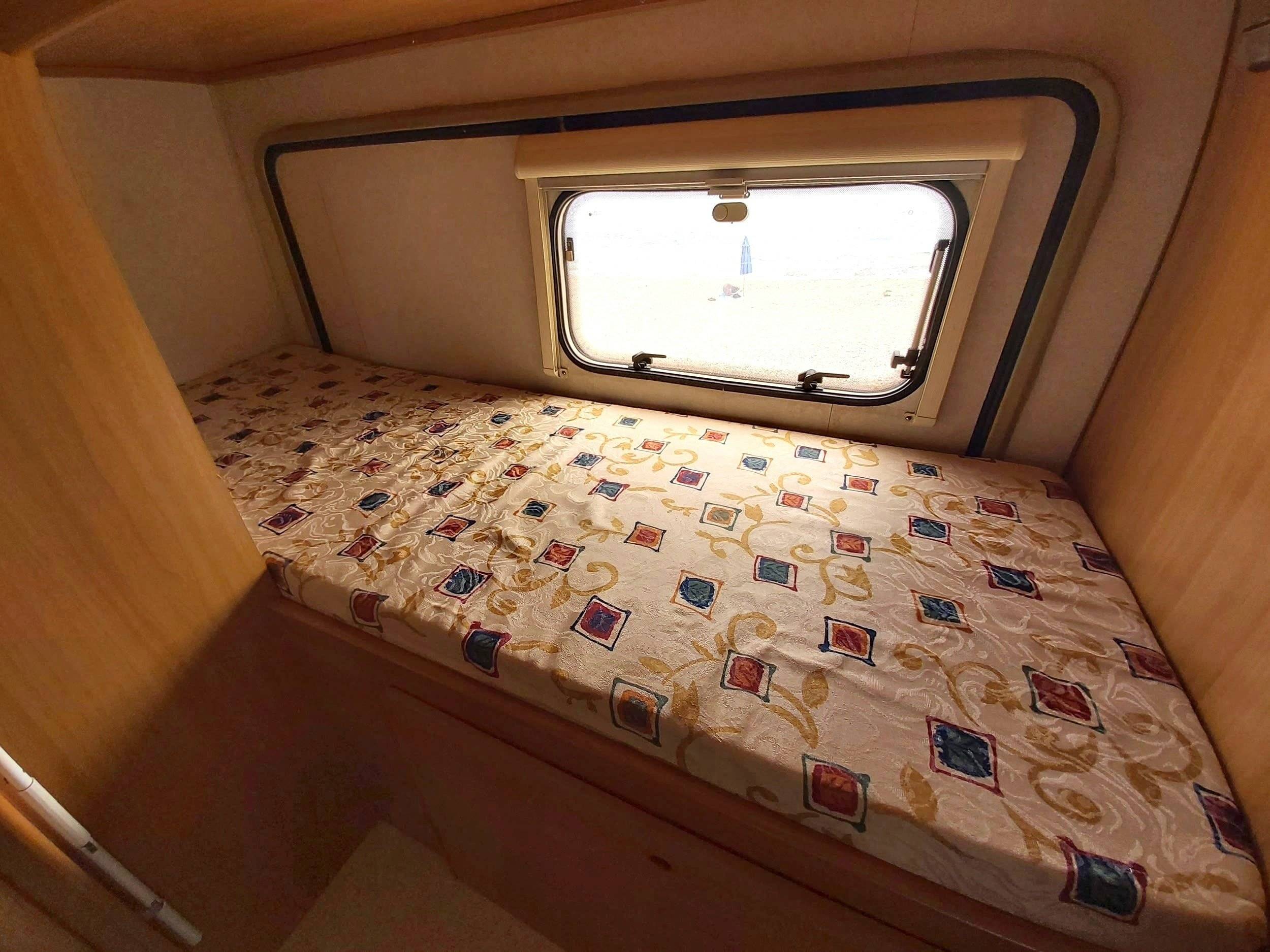 Slaapplaatsen Fiat Fiat Ducato 1.9LTD - Yescapa