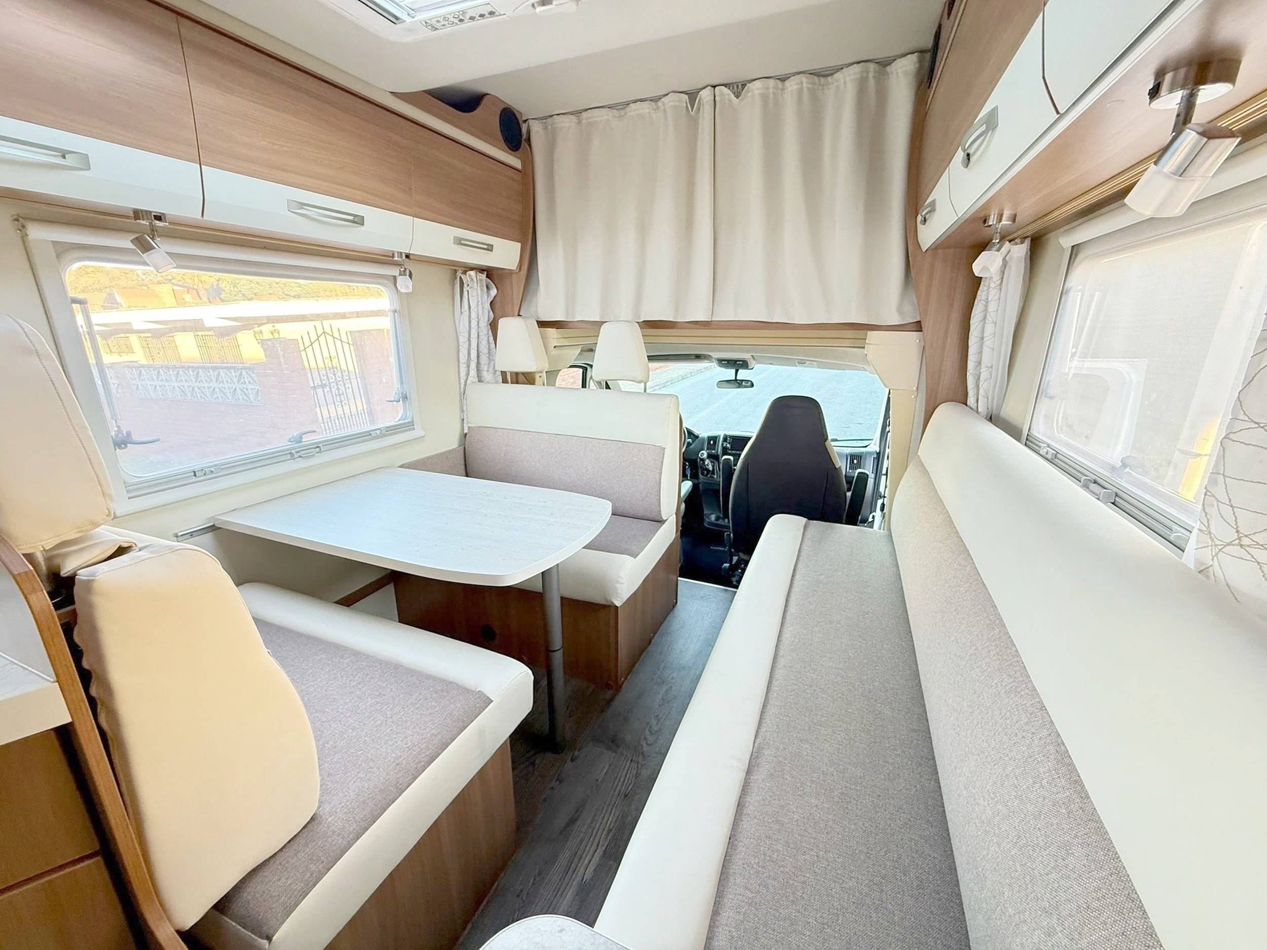 Coin repas Fiat FIAT DUCATO - Yescapa