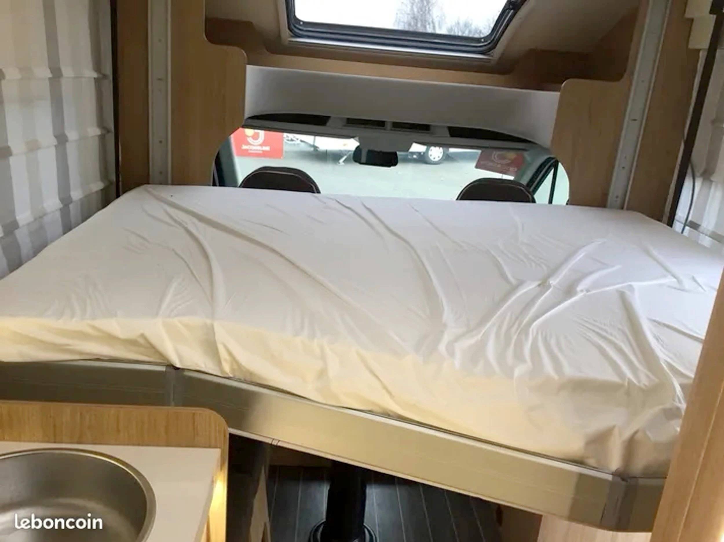 Letti Ford transit TDCI 170CH - Yescapa