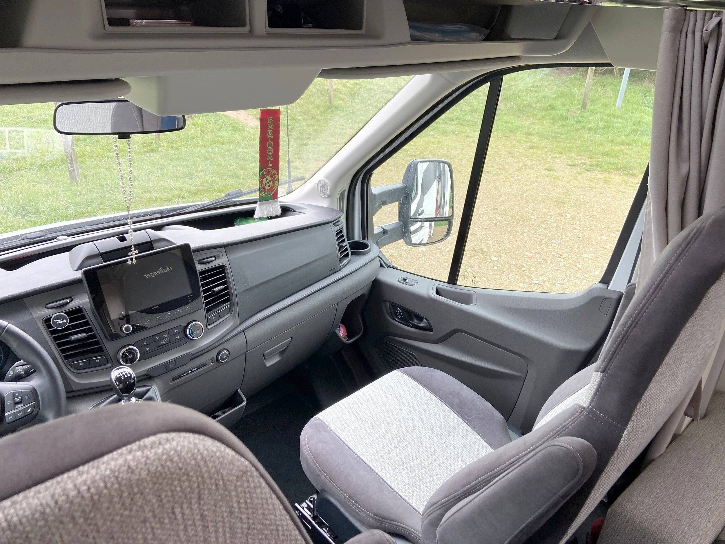 Challenger FORD TRANSIT