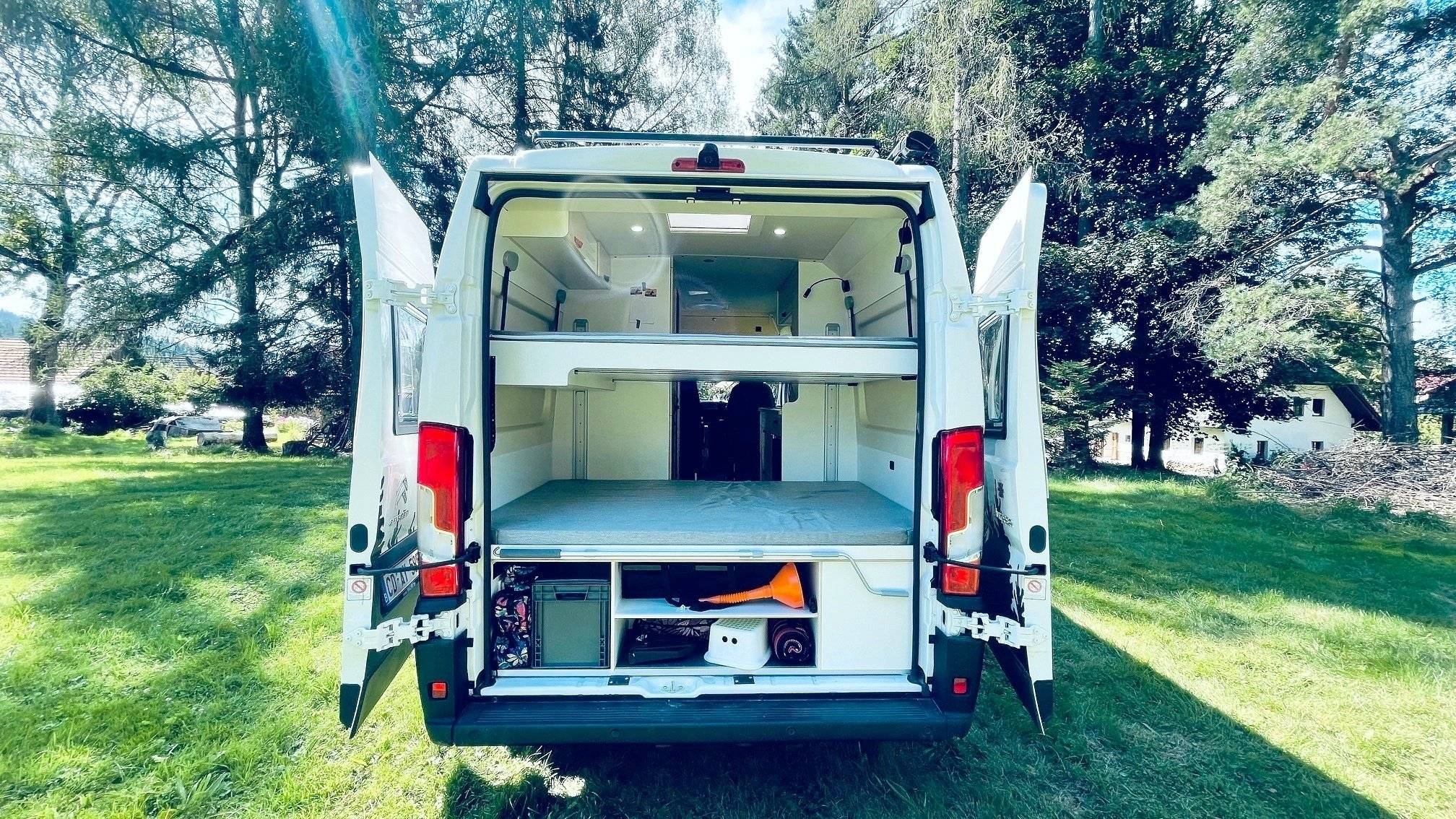 Off-grid Camper for 4 