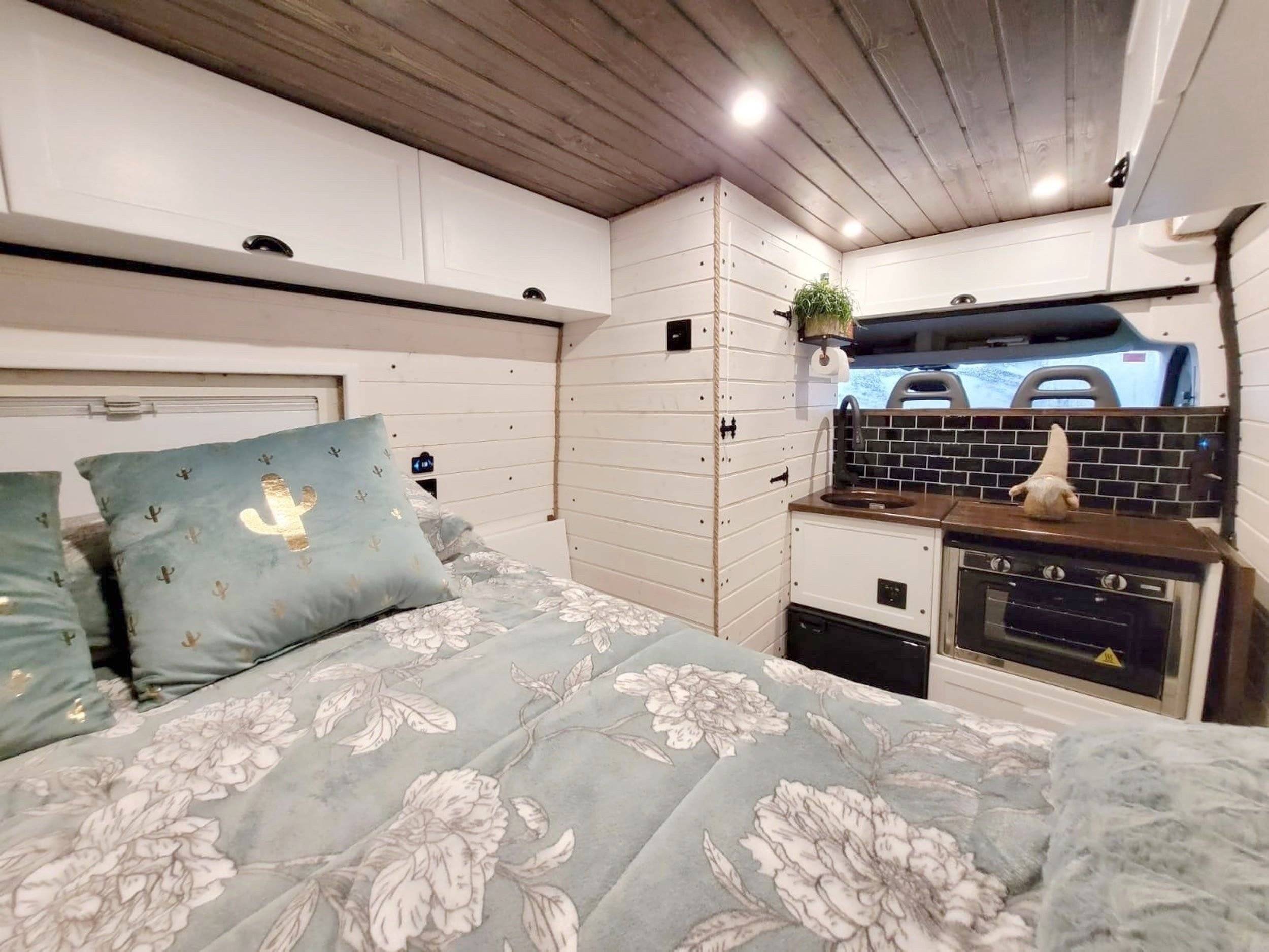 Couchages Peugeot Boxer 2,0 l 130 ch - Yescapa