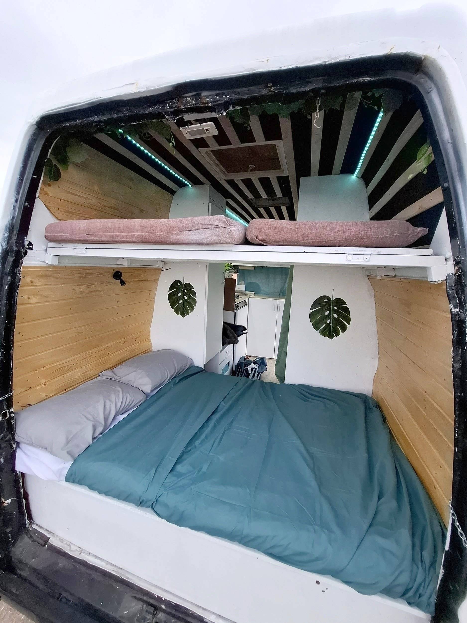 Couchages Ford Ford TRANSIT L3H3 - Yescapa
