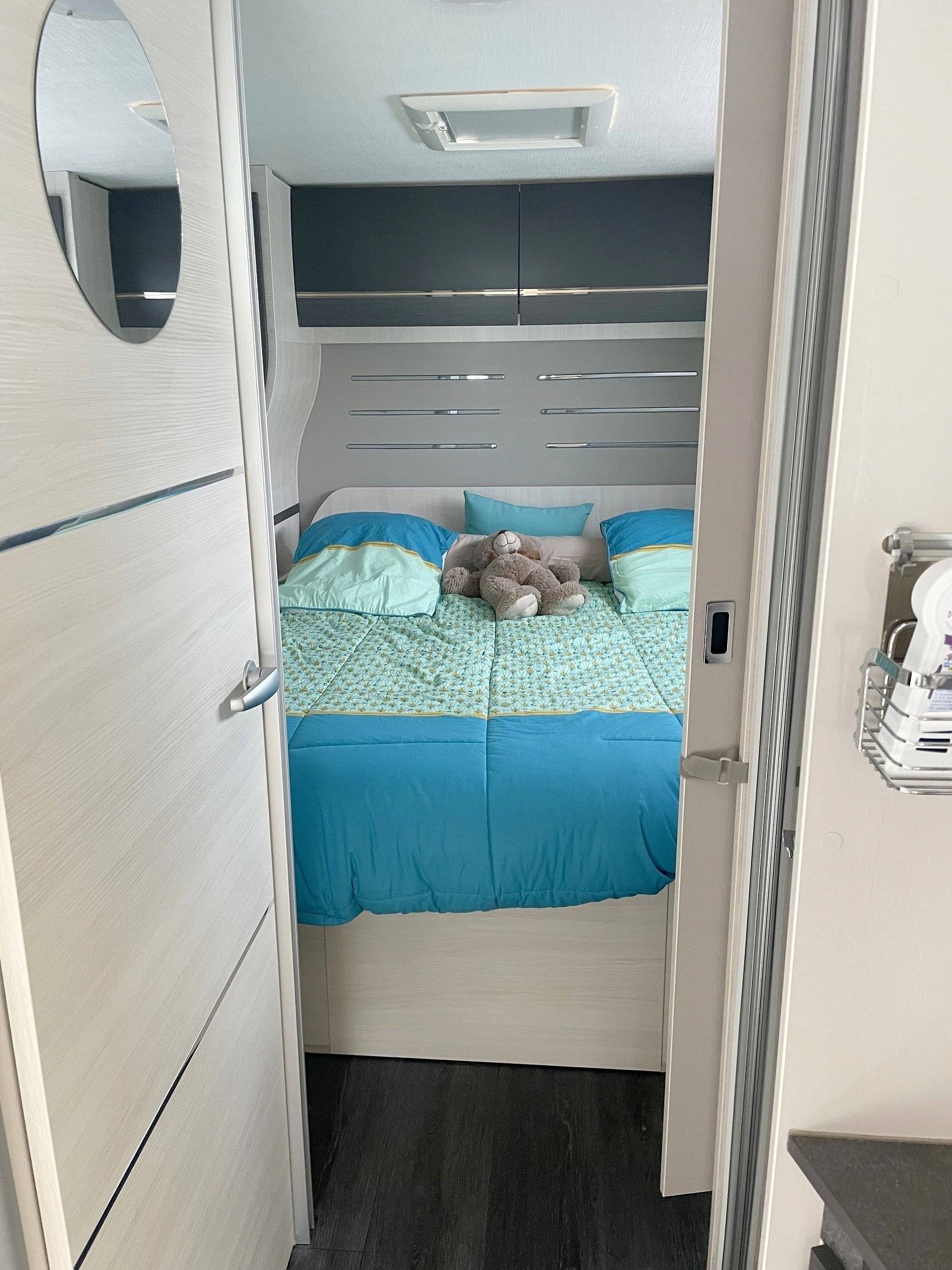 Berth  - Yescapa