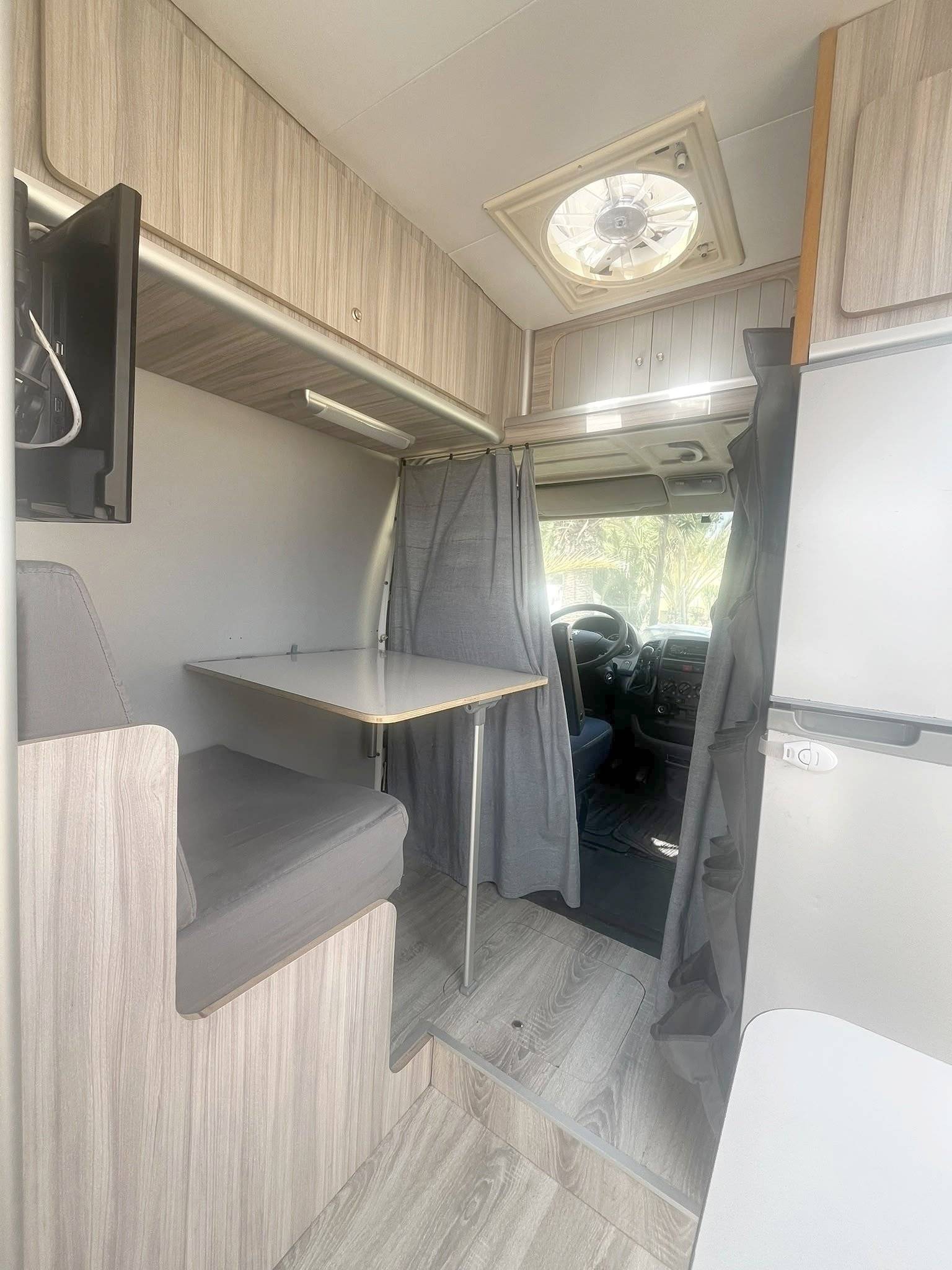 Camper Track Furgon