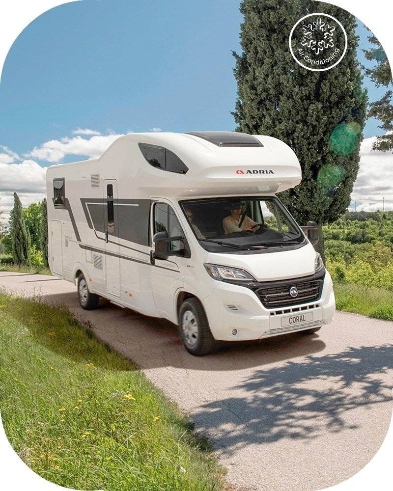 schräge Vorderansicht Fiat - Yescapa