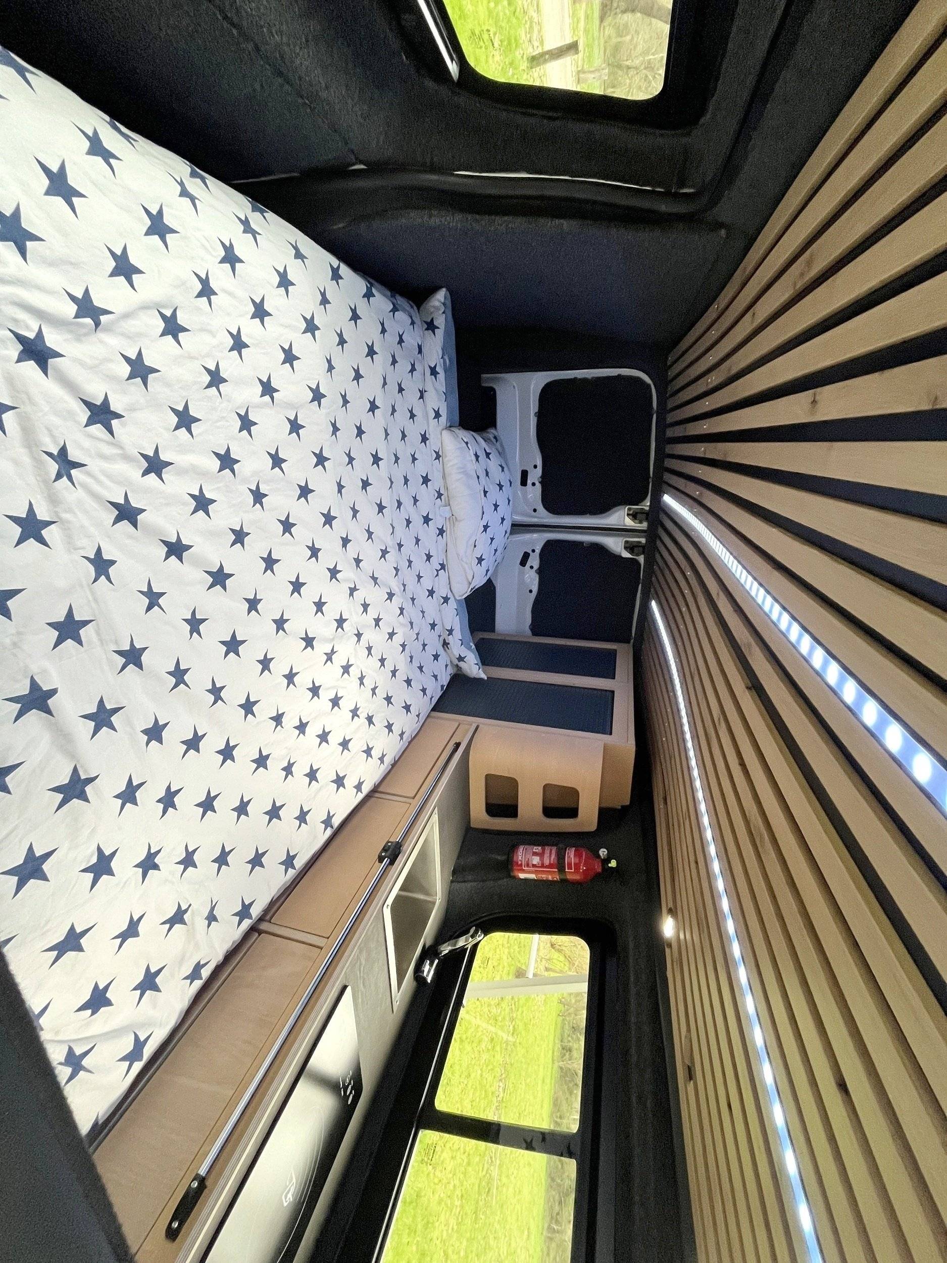 Concept Van Loisirs Expert 180 ch eat8