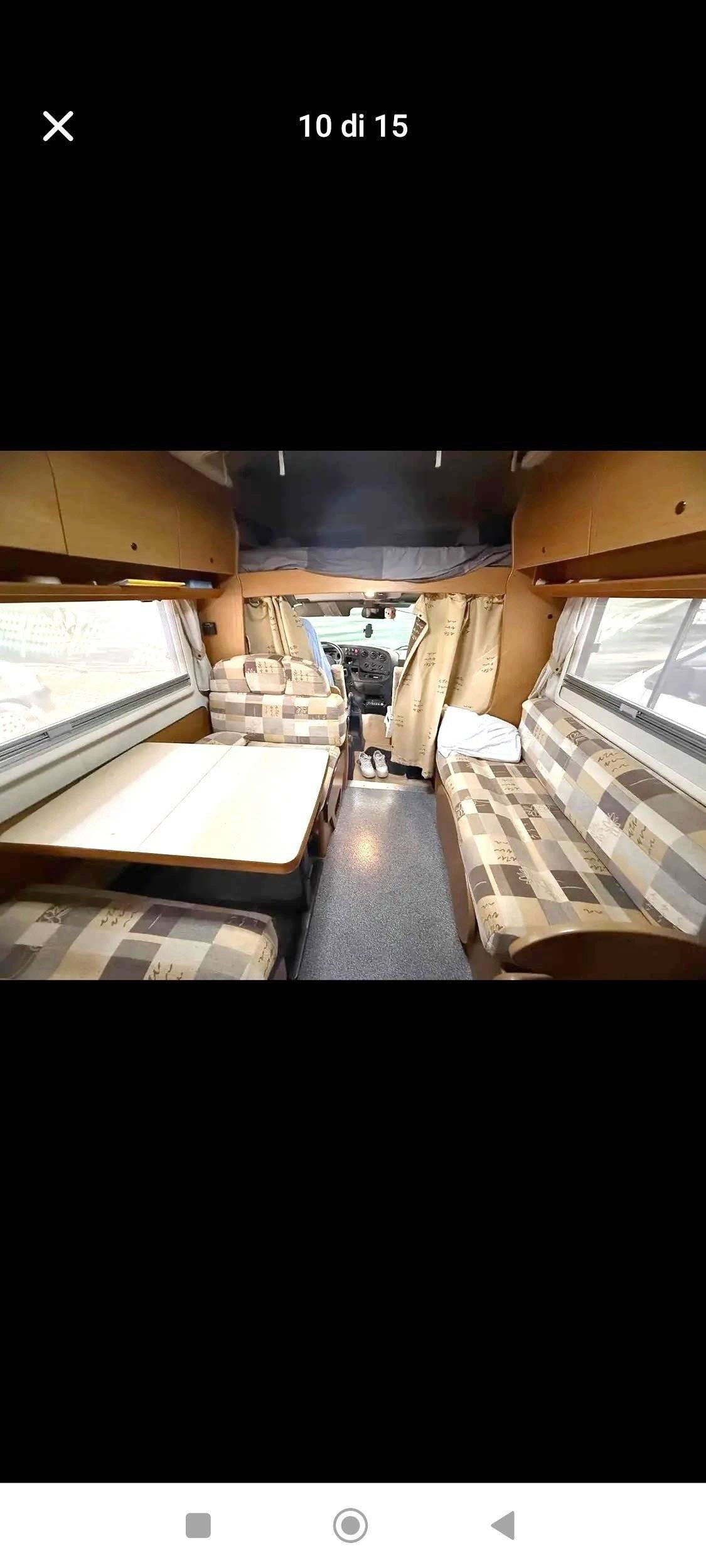 Dining Area Iveco Daily 3,0 l 146 ch - Yescapa
