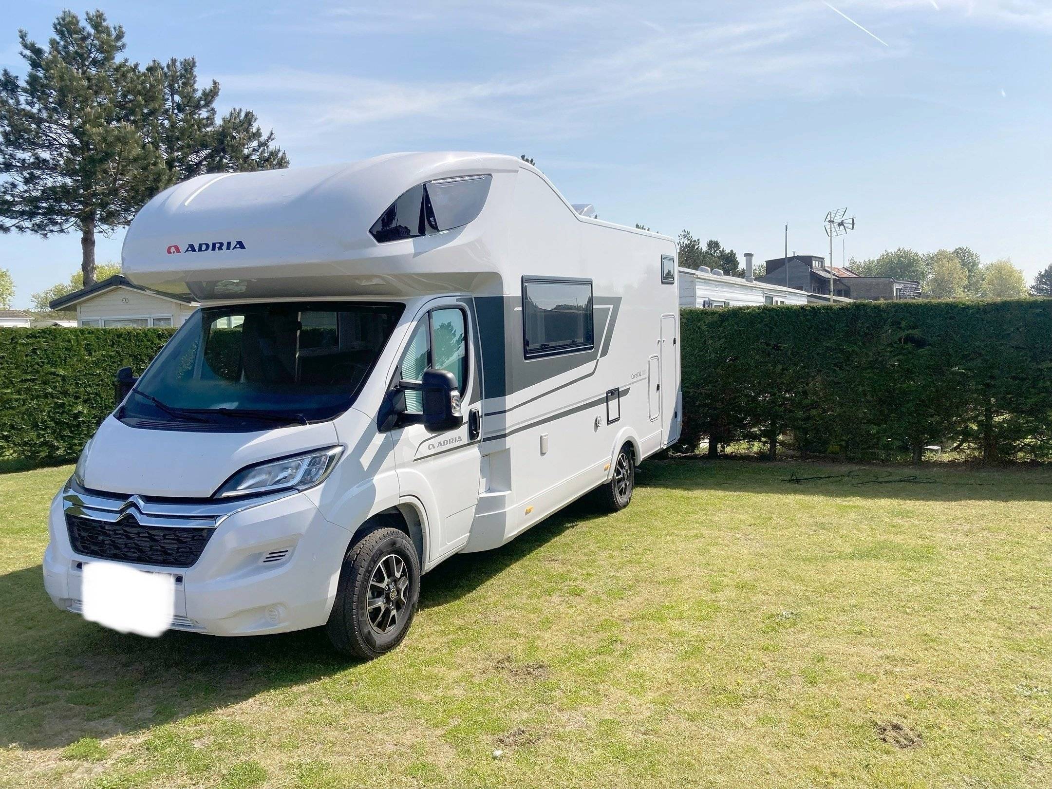 schräge Vorderansicht Citroën Jumper 2,0 - Yescapa