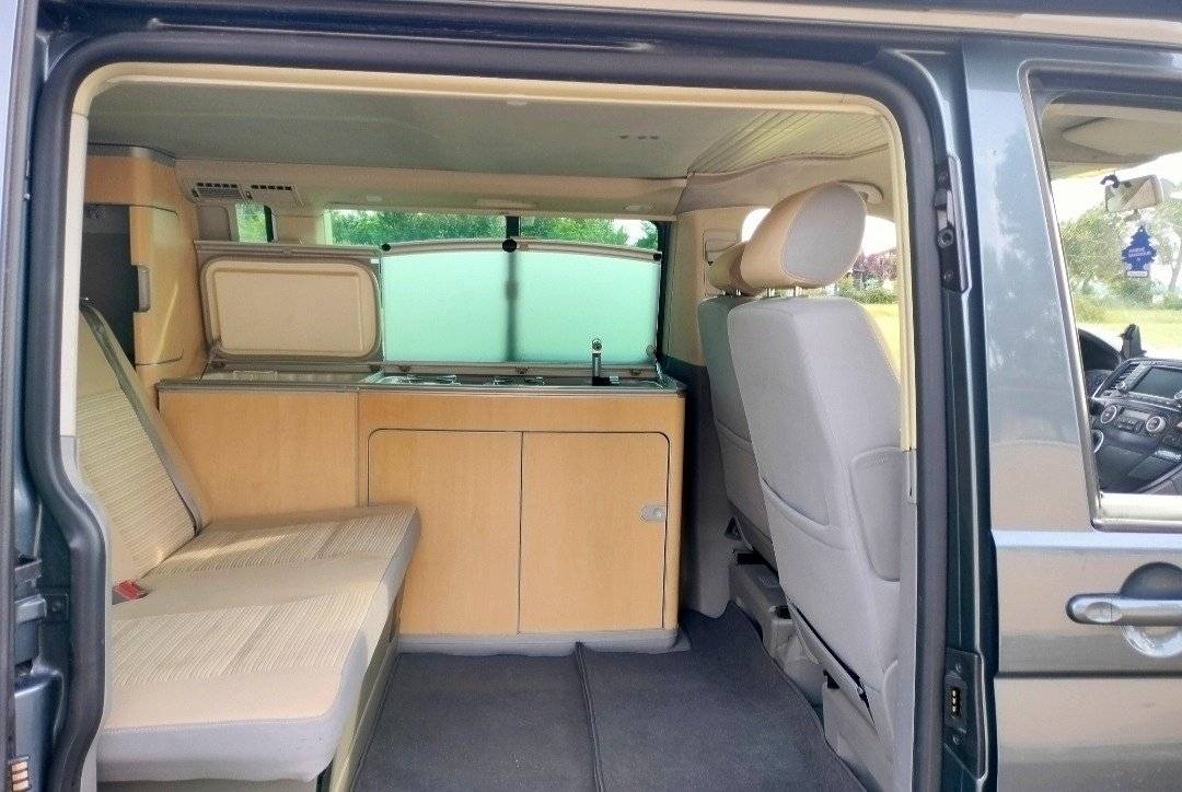 Coin repas Volkswagen VOLKSWAGEN CALIFORNIA - Yescapa
