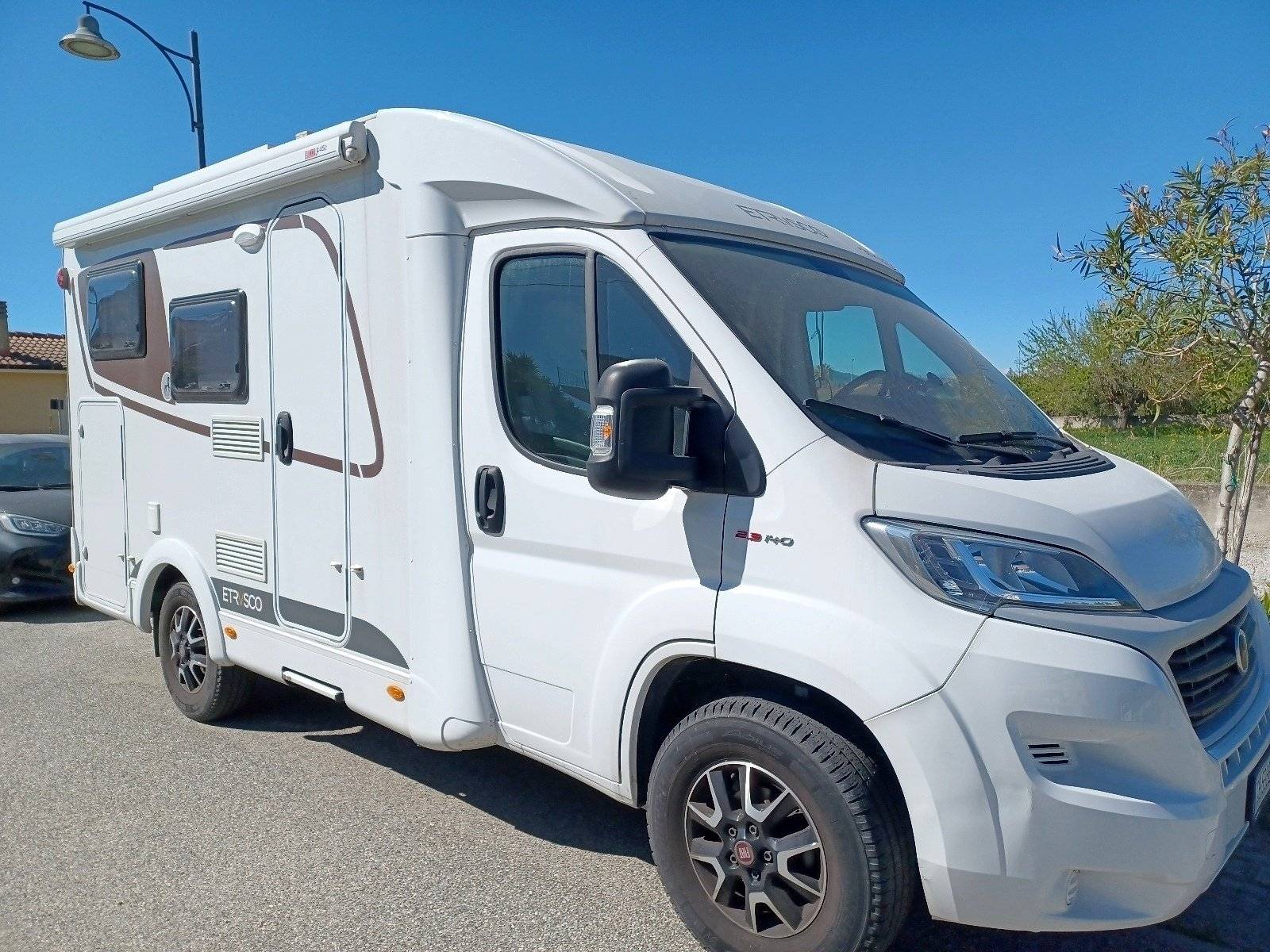 Rent Low profile rv - Marina di Davoli - Etrusco Etrusco - 76654 - Yescapa