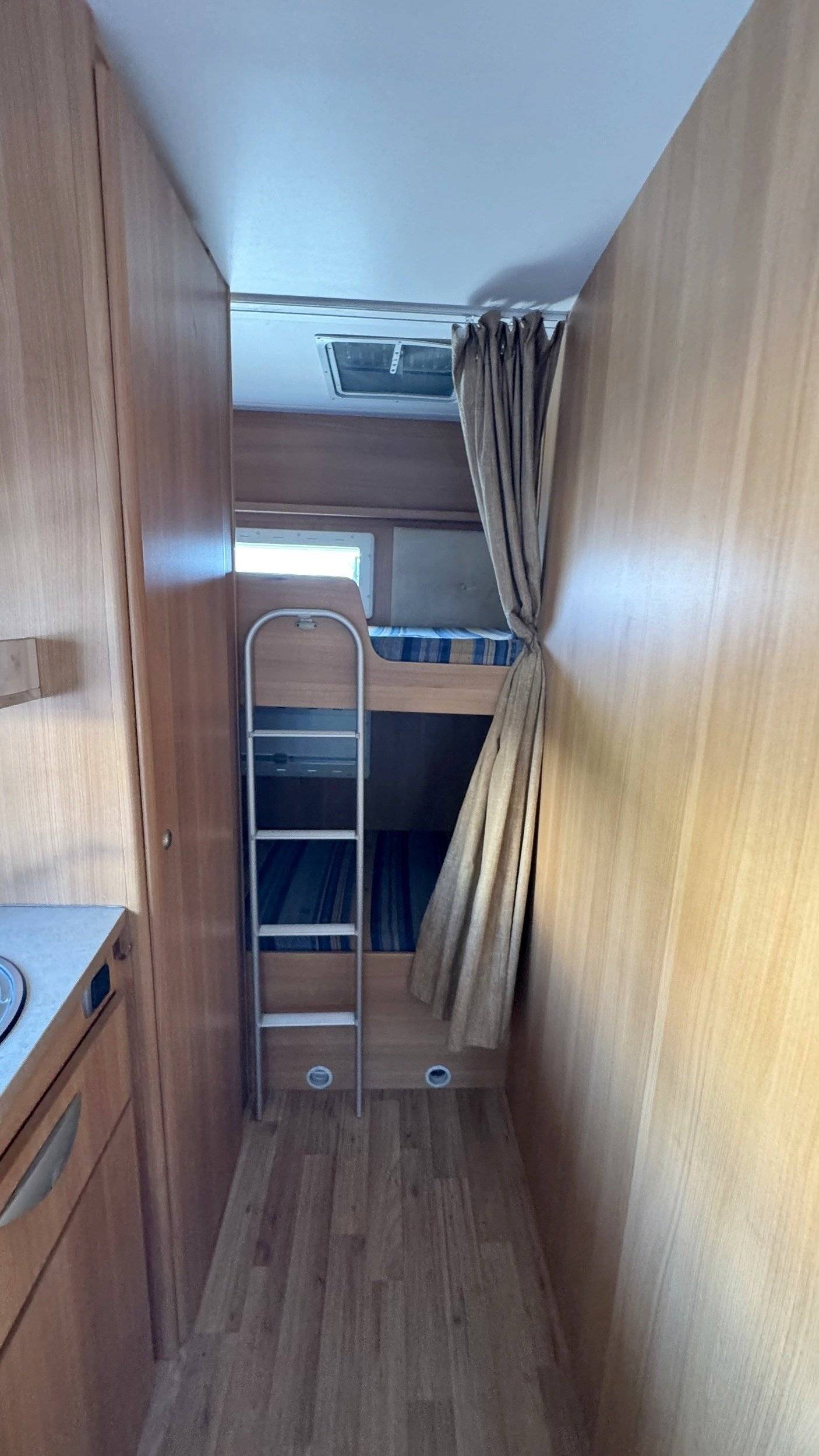 Challenger Transit 2,2 l 140 ch