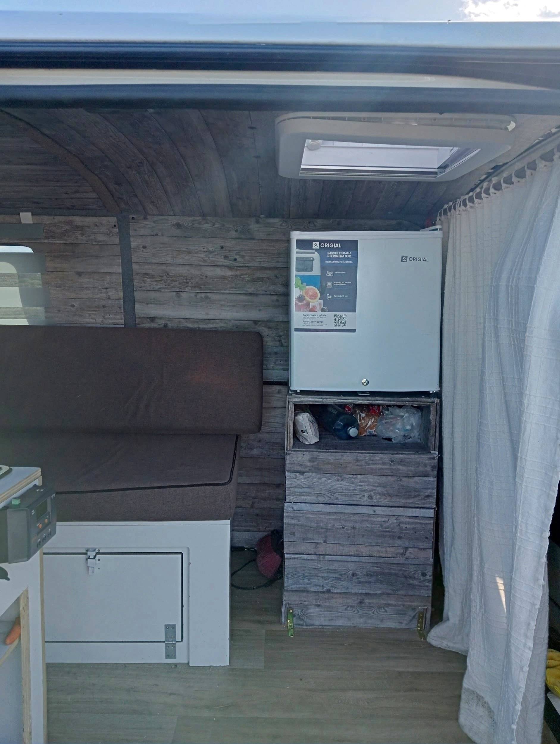 Eethoek Volkswagen Transporter T5 2.5TDI - Yescapa