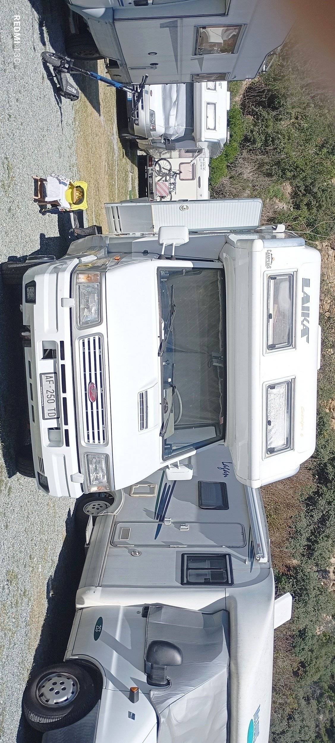 Vista de 3/4 Iveco 35 12 - Yescapa