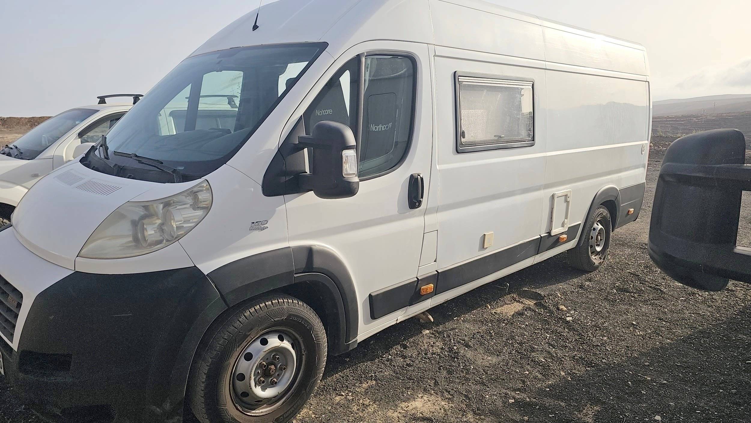Vue avant de 3/4 Fiat Ducato 3,0 l 160 ch - Yescapa