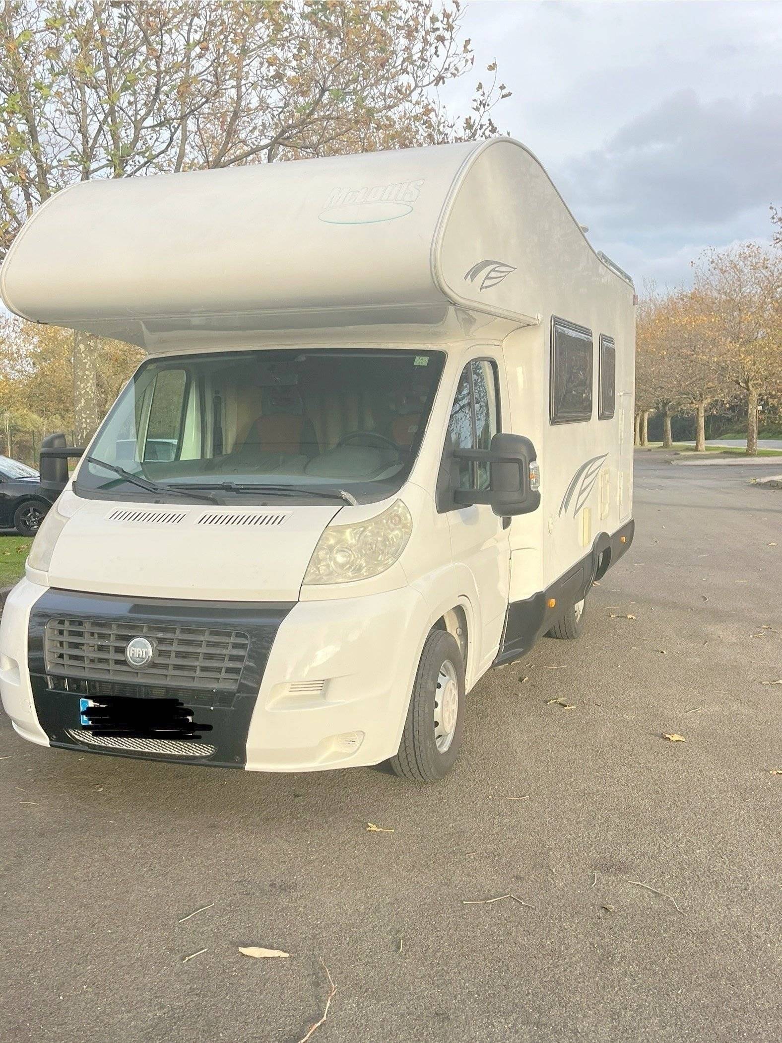 Vista frontale a ¾ Iveco Fiat ducato - Yescapa