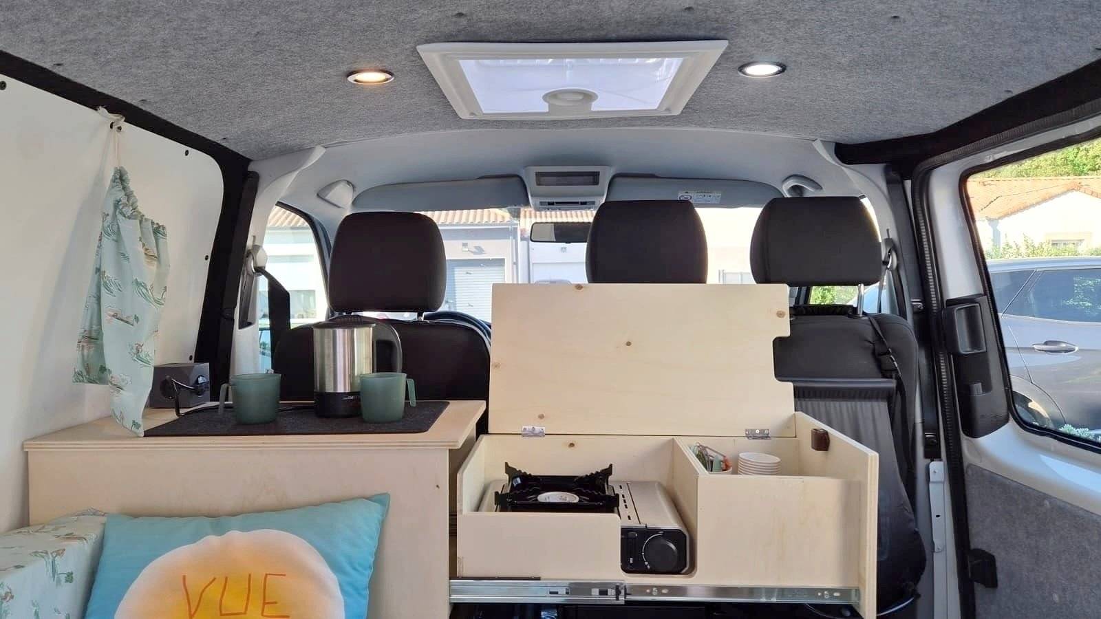Coin repas Volkswagen T6 2 l TDI 150 ch - Yescapa