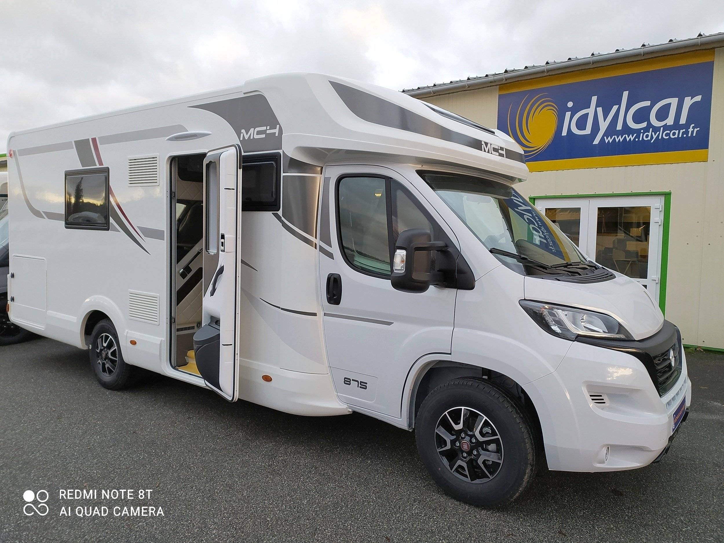 Front view from 3/4 Fiat Ducato 2,3 l 130 ch. - Yescapa