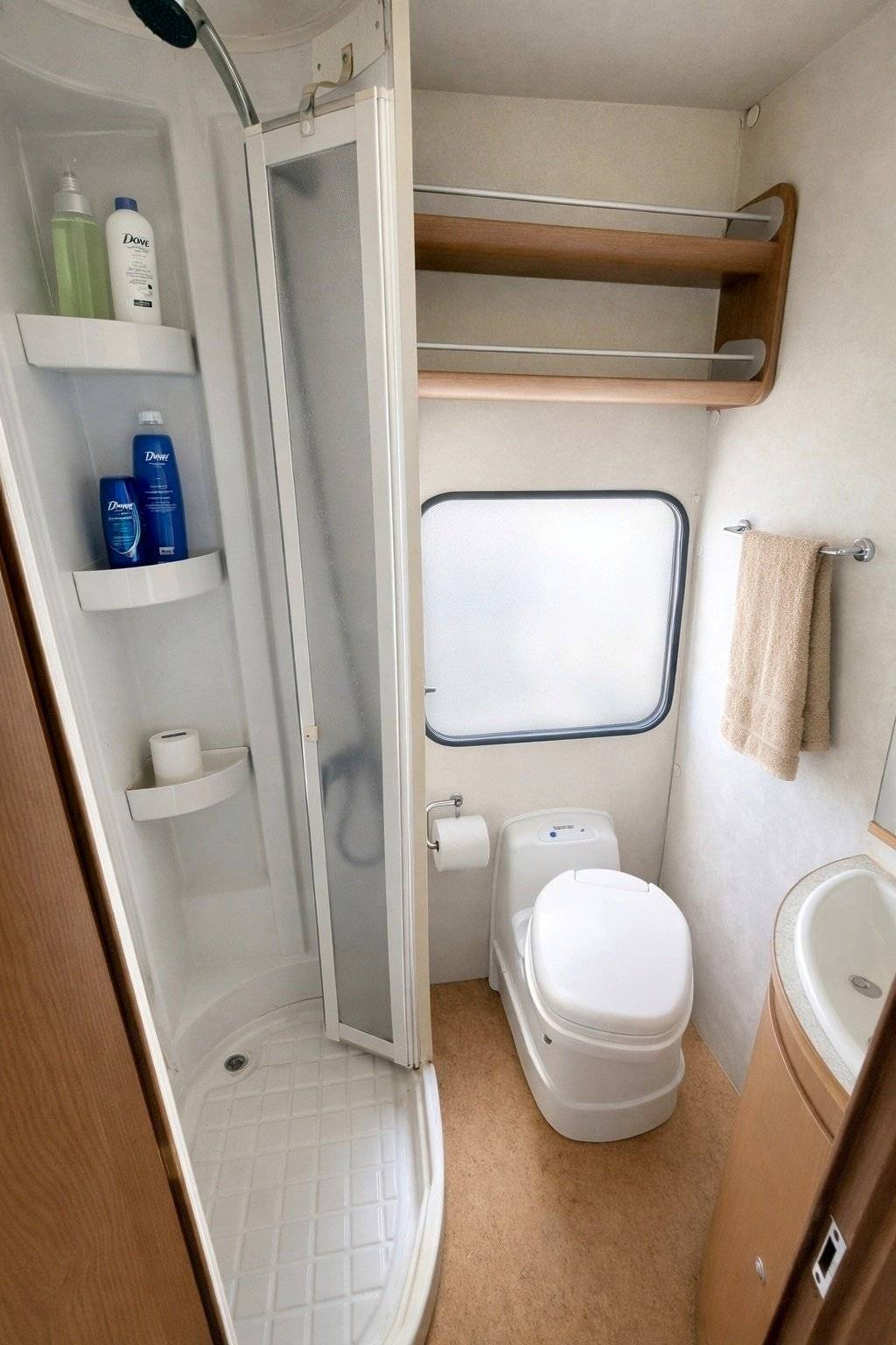 Dining Area Fiat Ducato - Yescapa