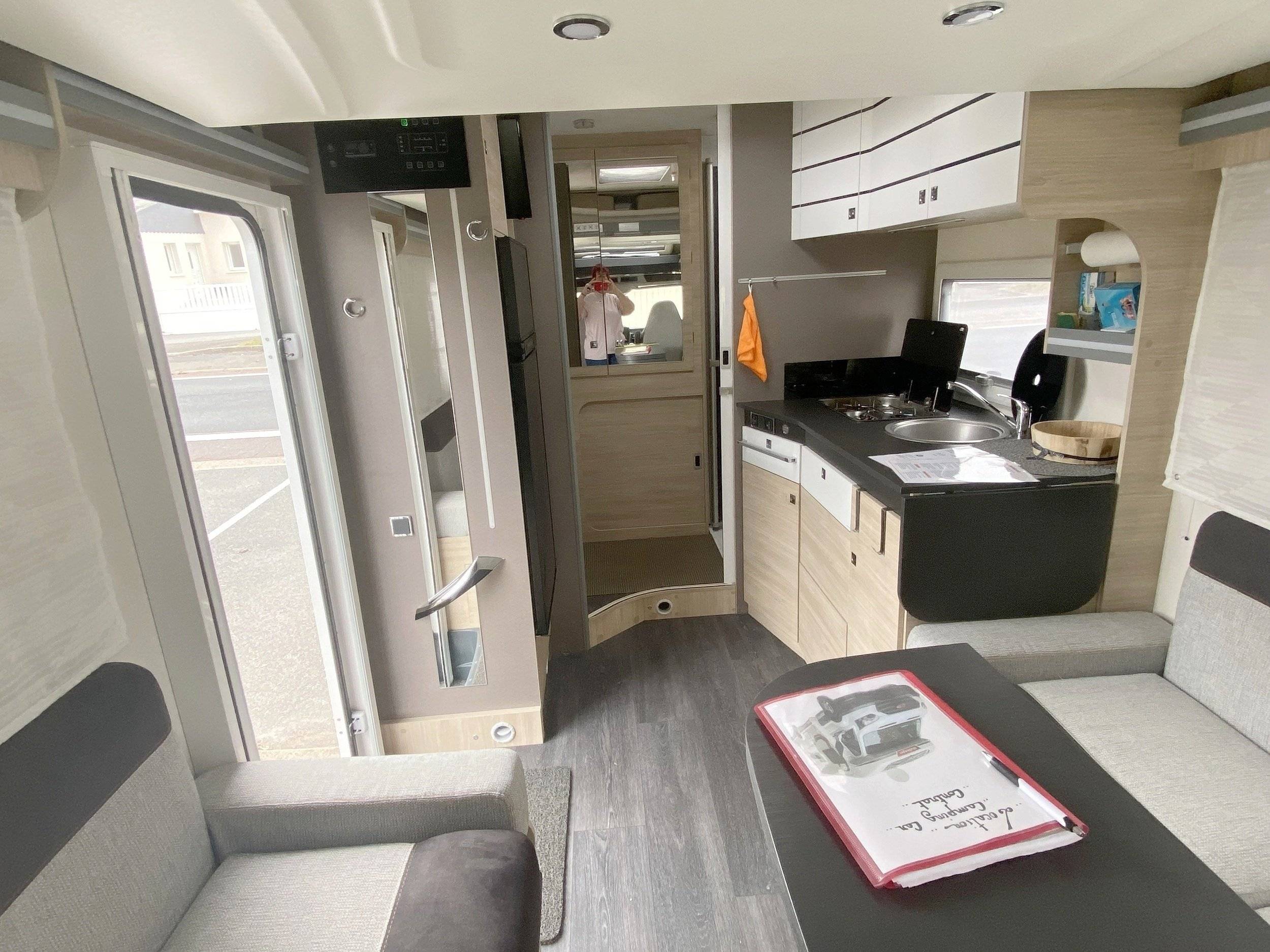 Challenger FORD TRANSIT