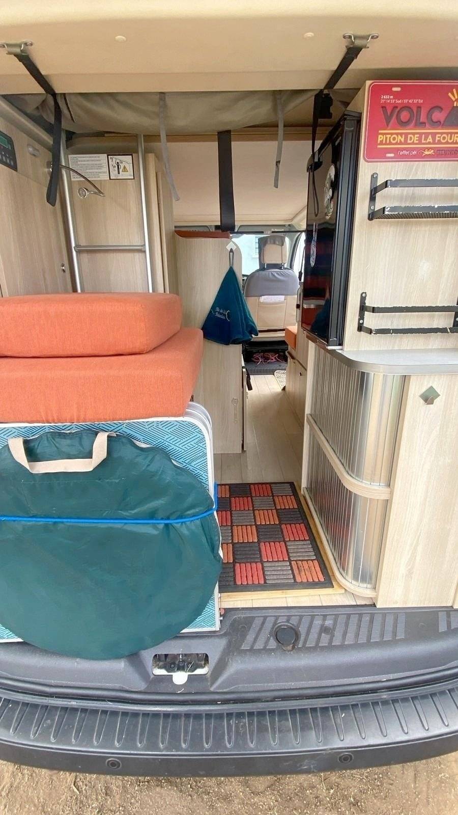 Rapido Ford Transit Custom