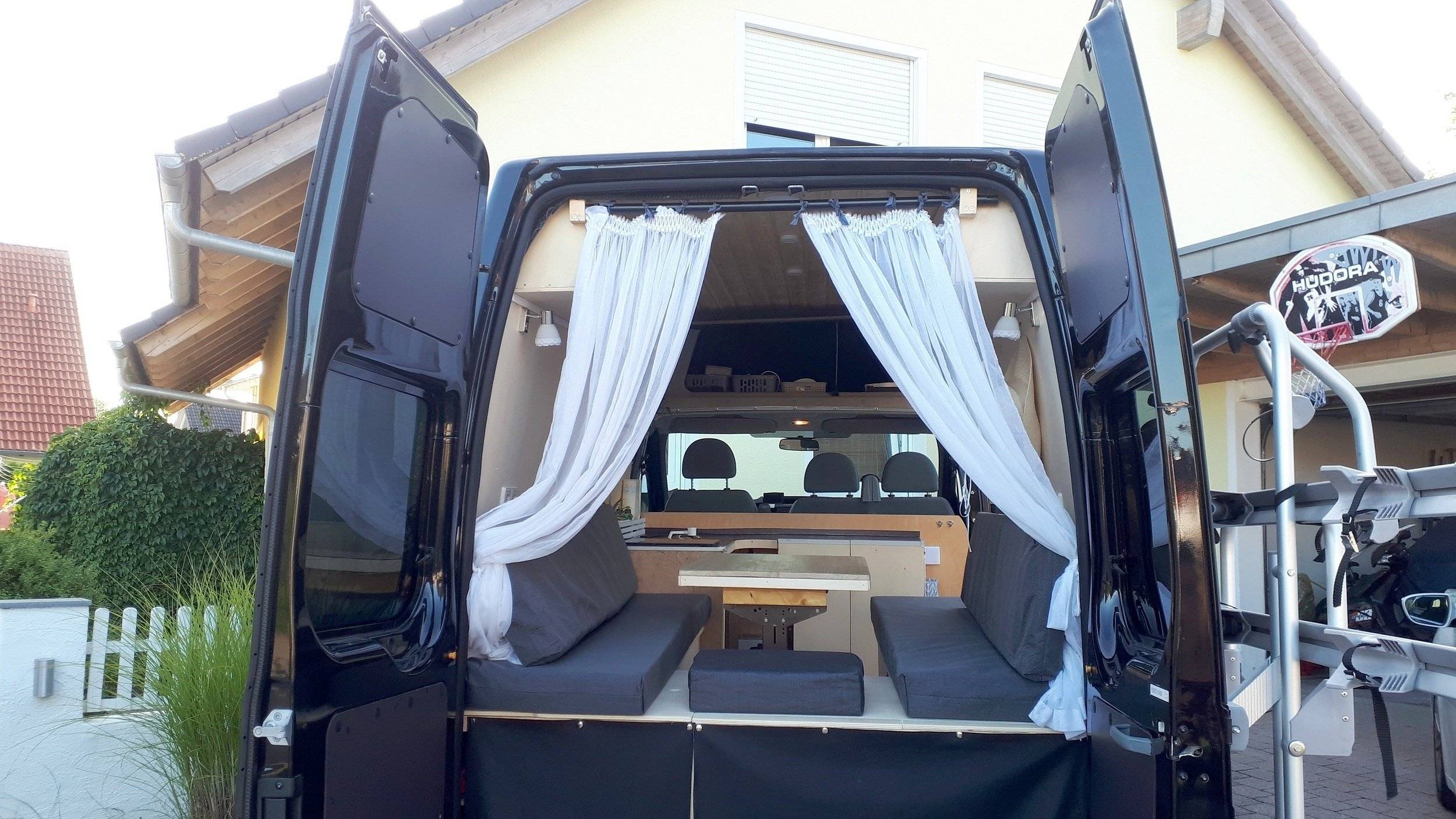 Eethoek Ford Transit 2,2 l TDCi 110 ch. - Yescapa