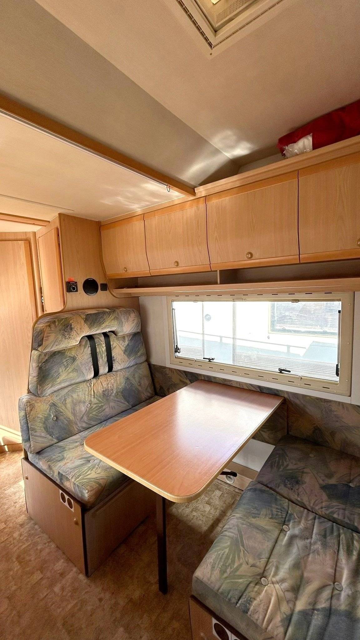 Coin repas Ducato 2.5 TDI - Yescapa