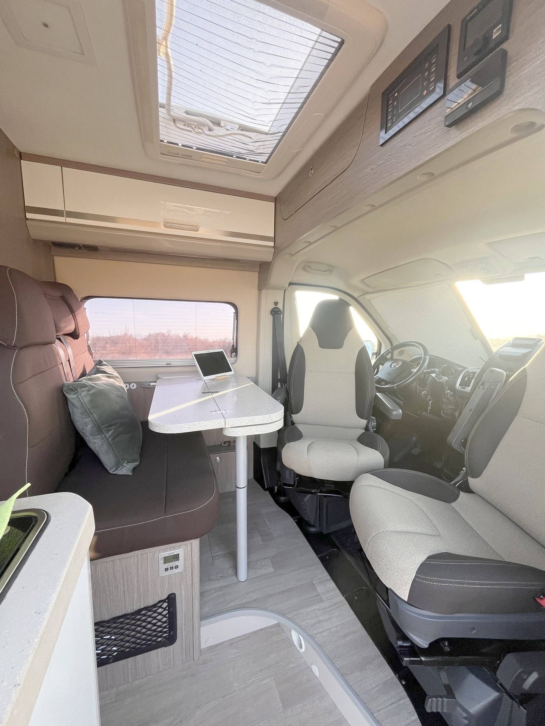 Coin repas Fiat Ducato 2,3 l 130 ch - Yescapa