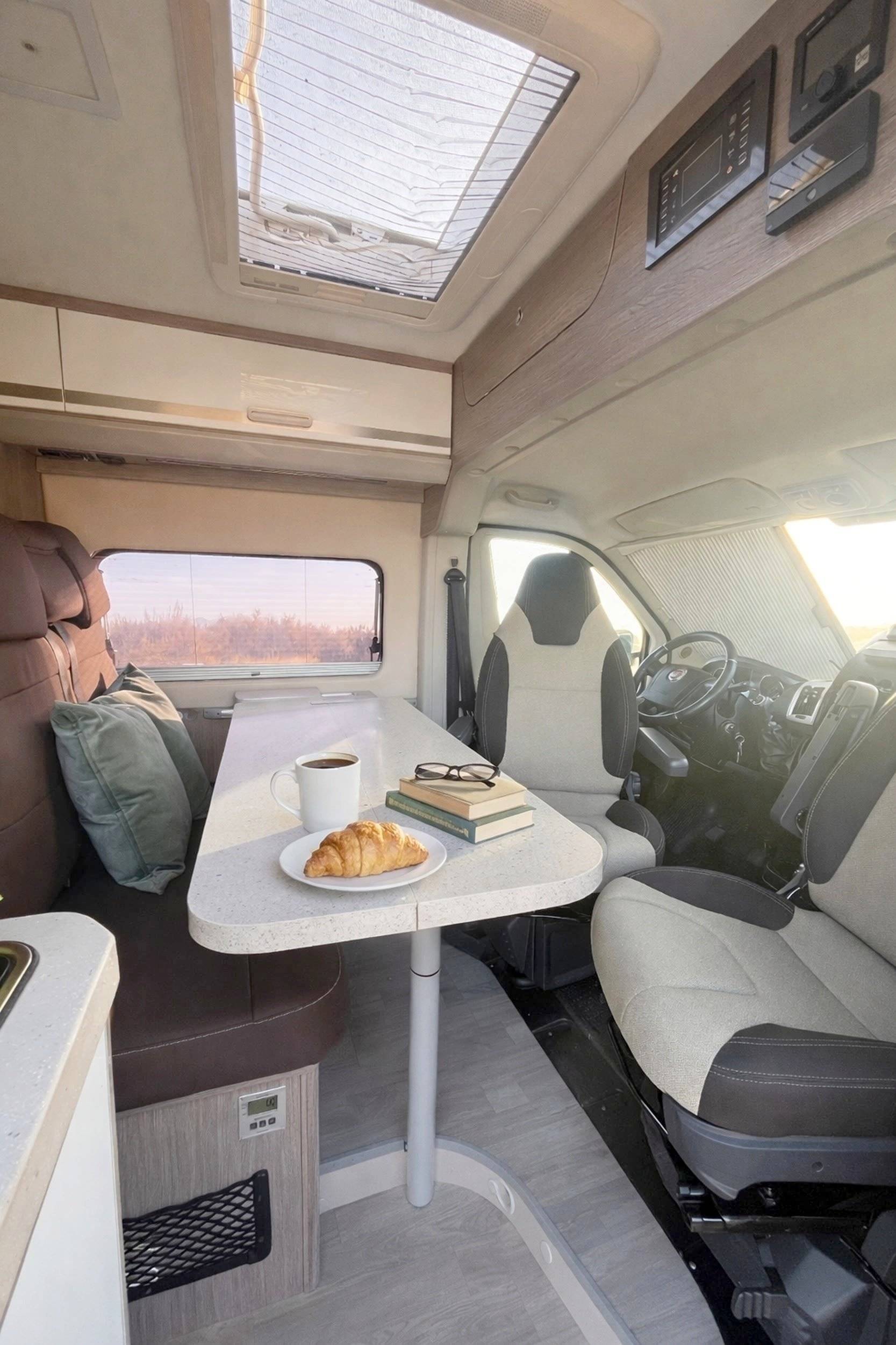 Dinette Fiat Ducato 2,3 l 130 ch - Yescapa