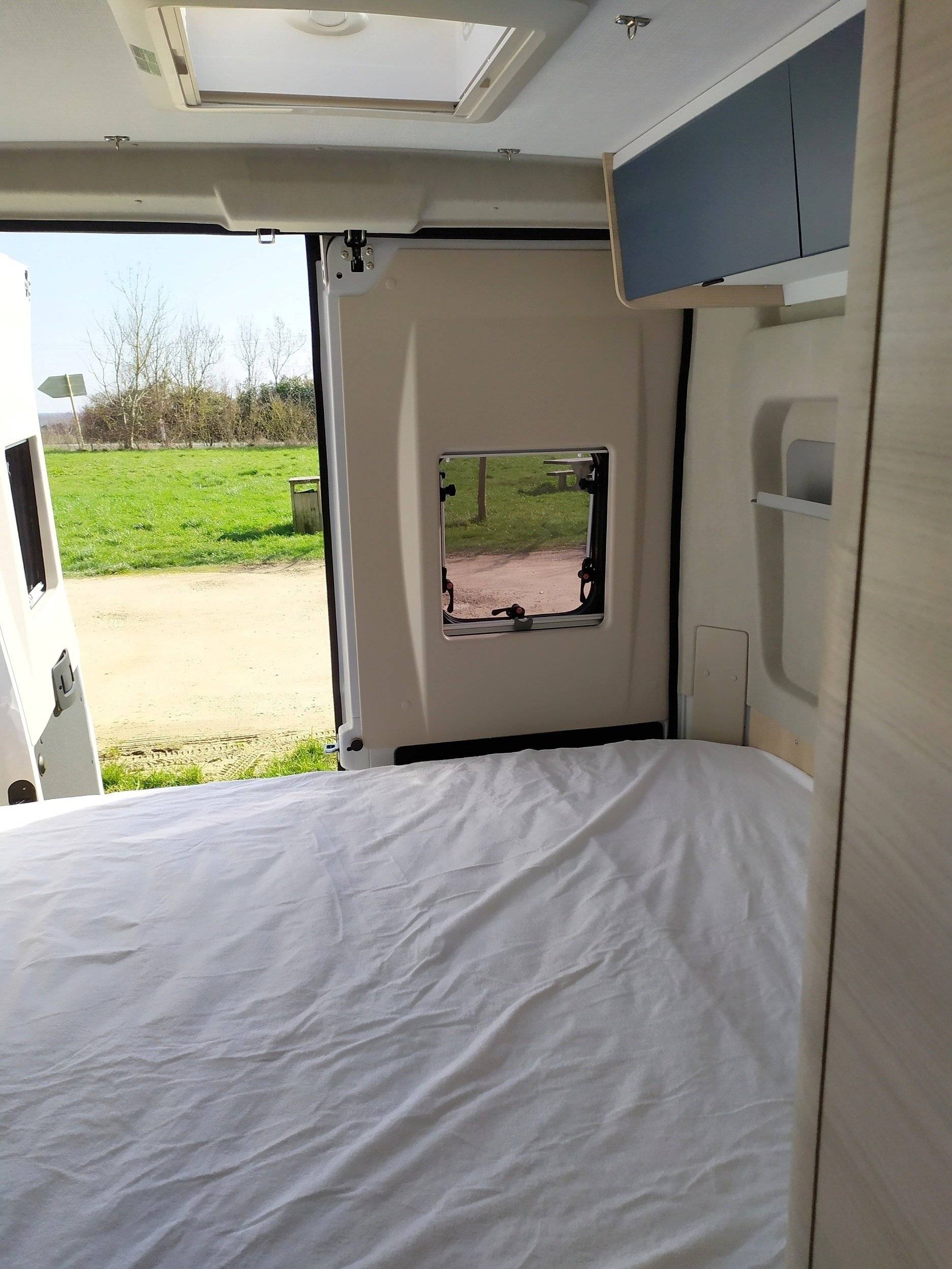 Berth Citroën Jumper - Yescapa