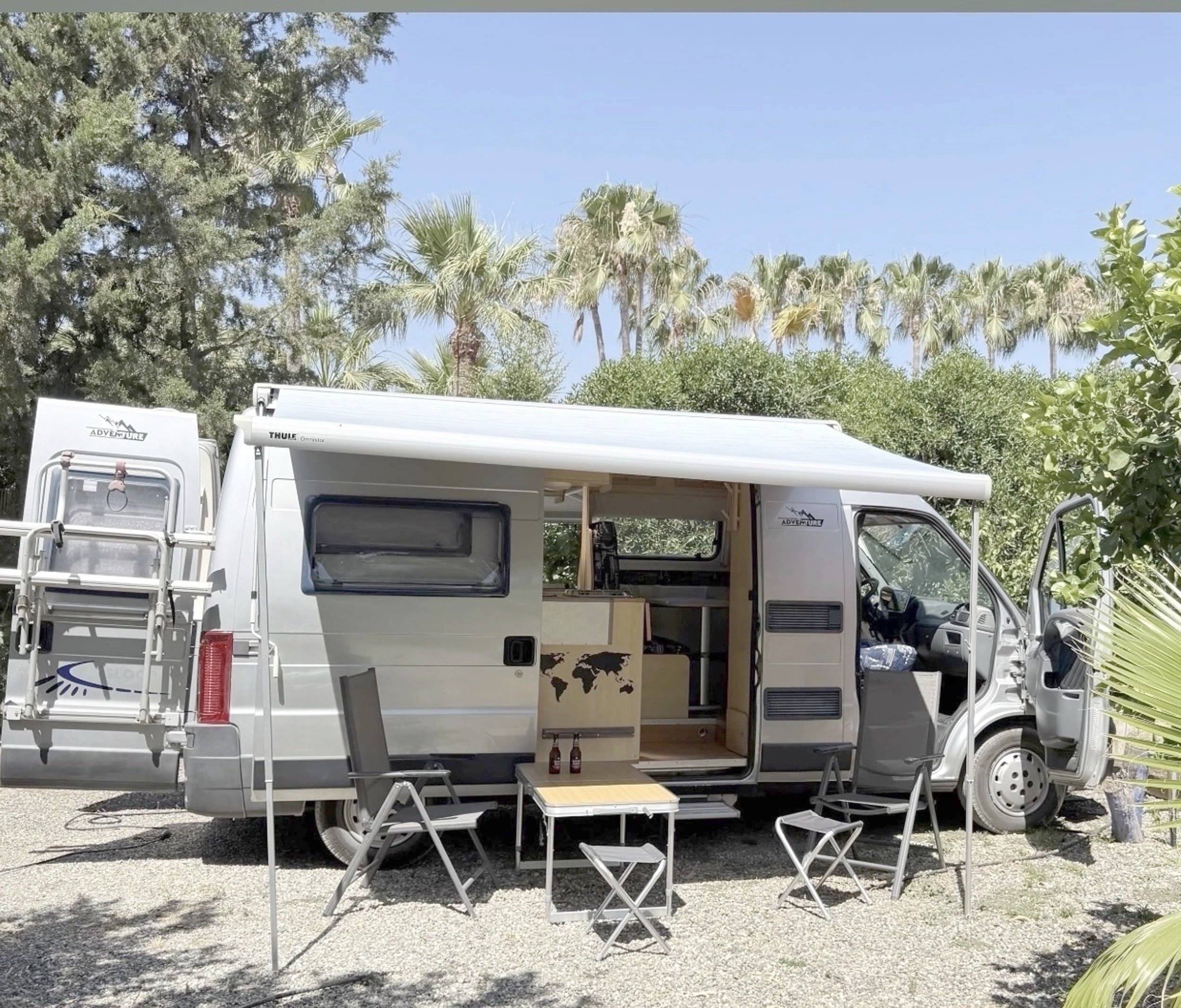 schräge Vorderansicht Fiat Ducato 2,0 l 115 ch - Yescapa