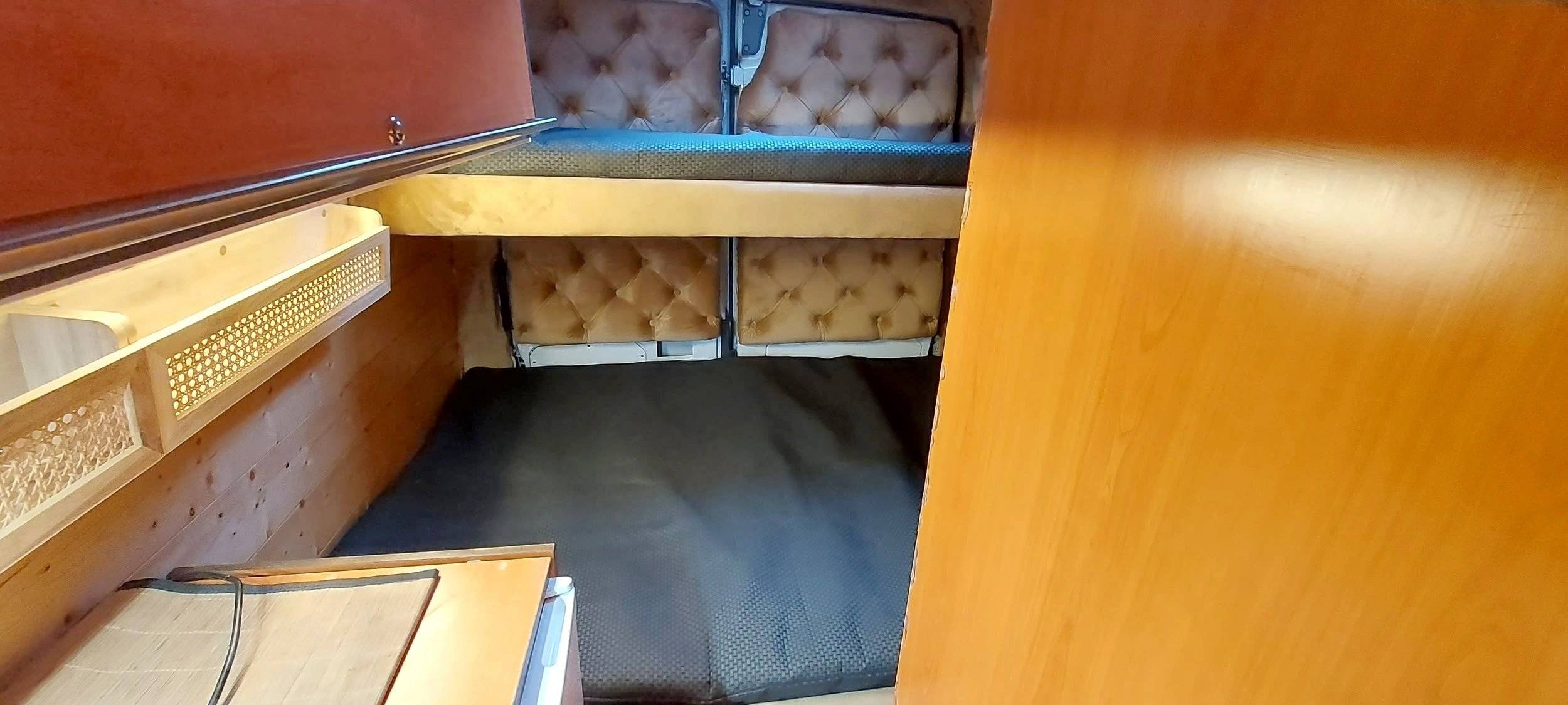 Plazas en cama Iveco DAILY - Yescapa