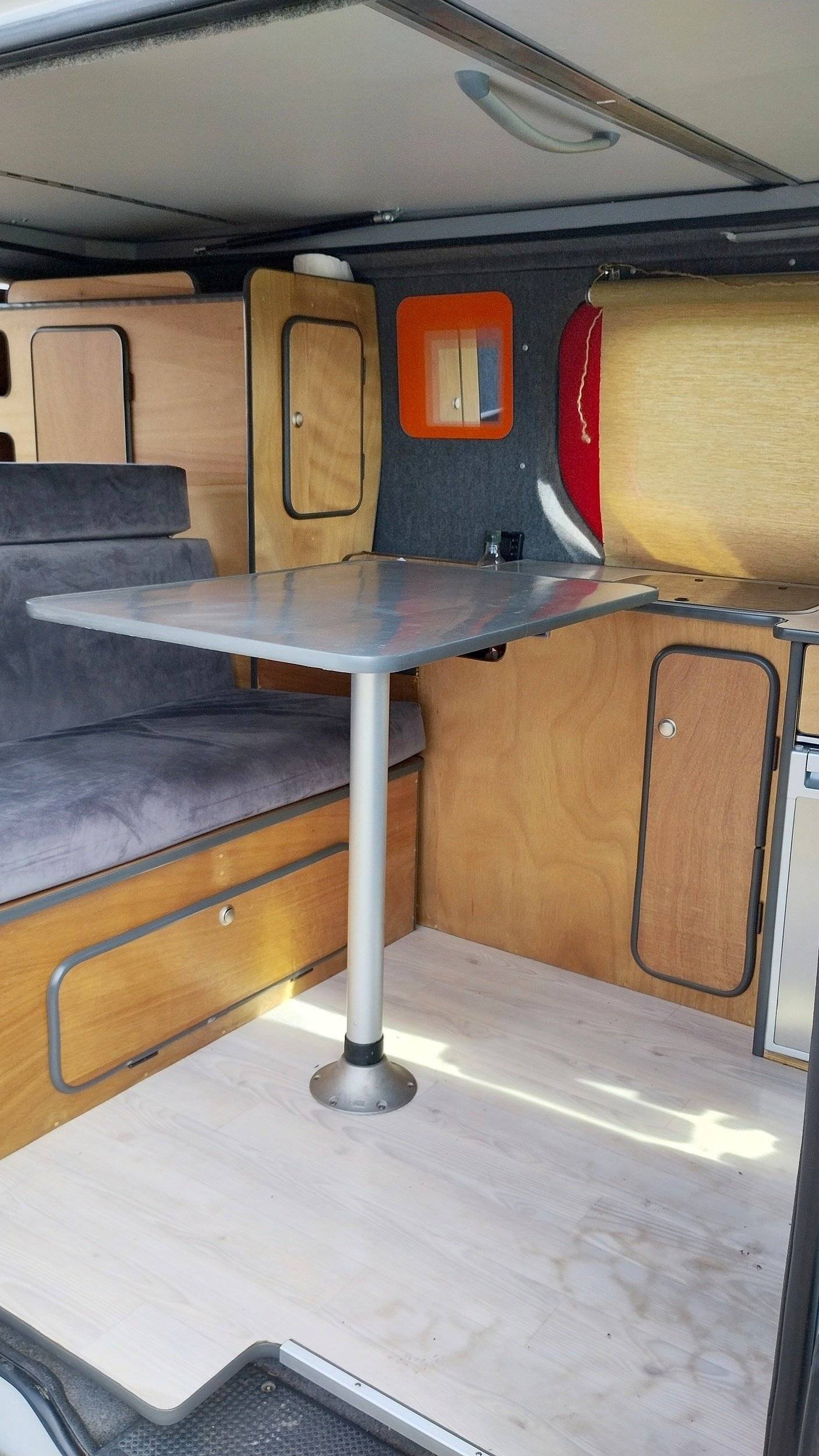 Dining Area Renault 2,0 l dCi 115 ch - Yescapa