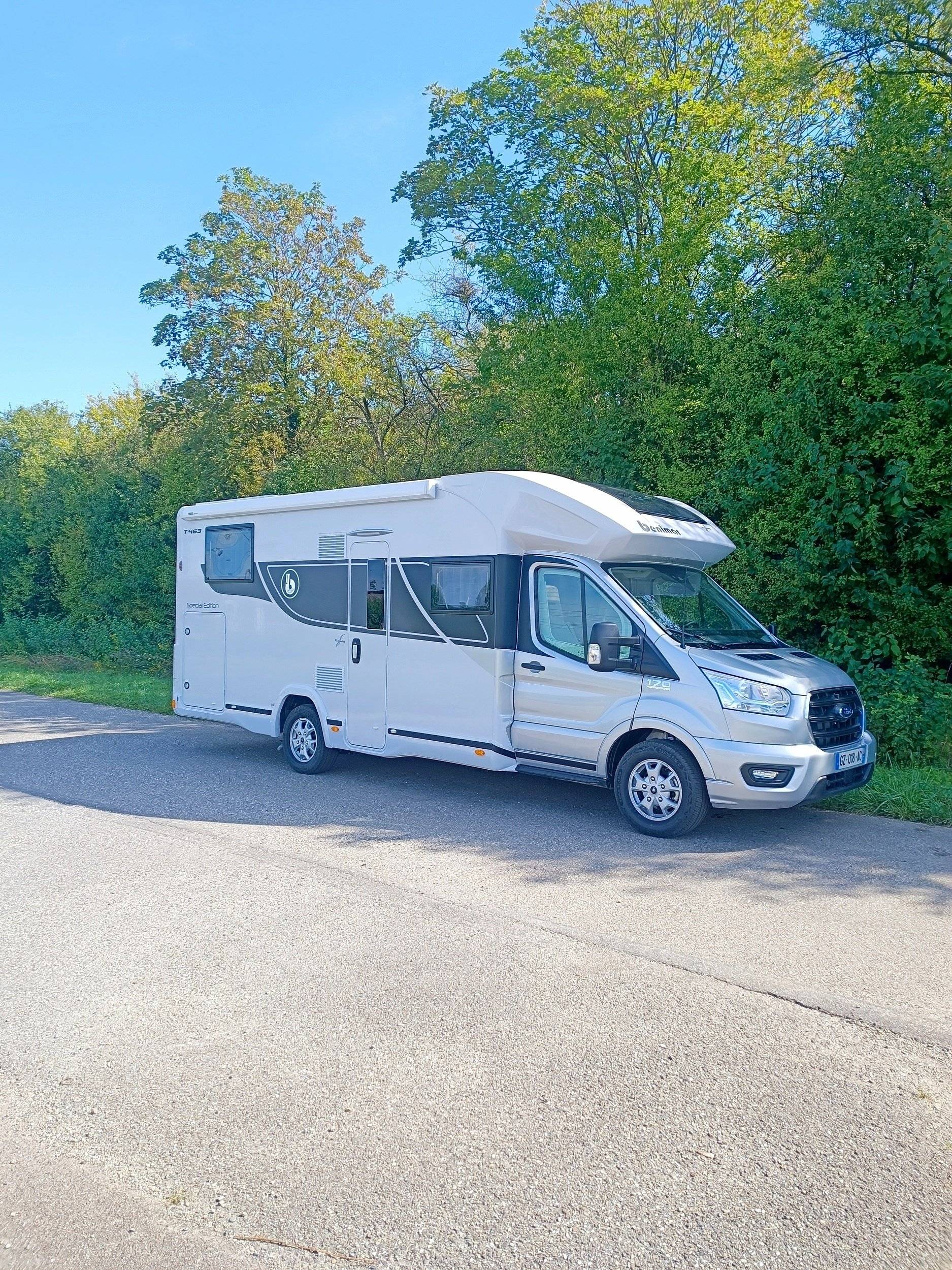 Location Camping-car profilé - Sermersheim - 86031 - Benima… - Yescapa