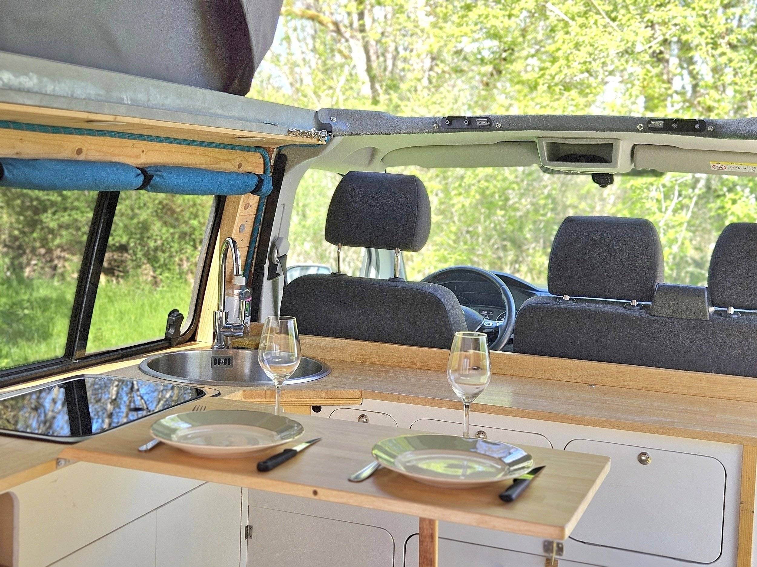 Área de jantar Volkswagen Volkswagen T6 - Yescapa