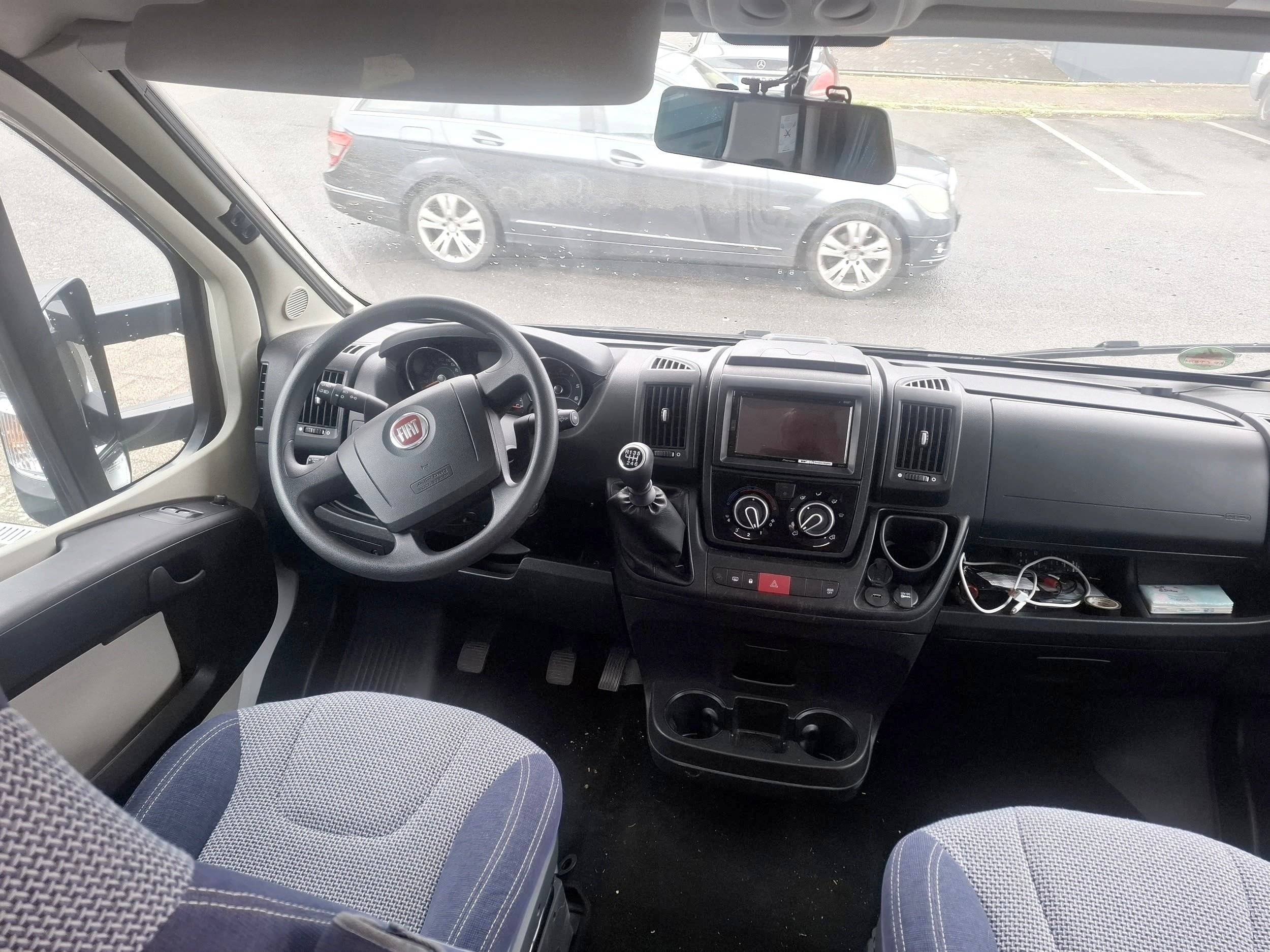 Knaus 600 Dkg Sky Traveller