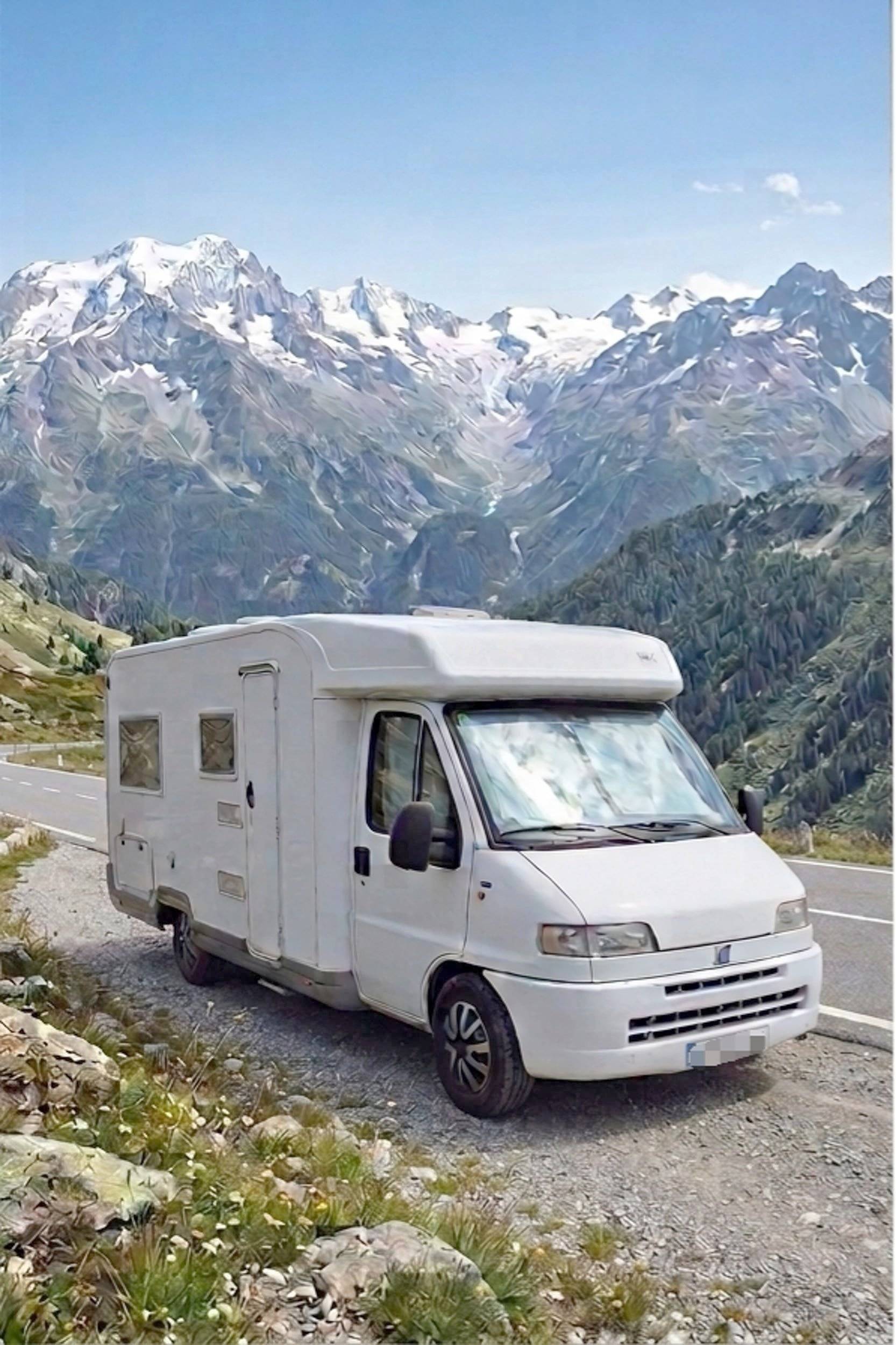 Vista del vehículo ángulo delantero Fiat Ducato 2,8 l 115 ch/Al-Ko - Yescapa