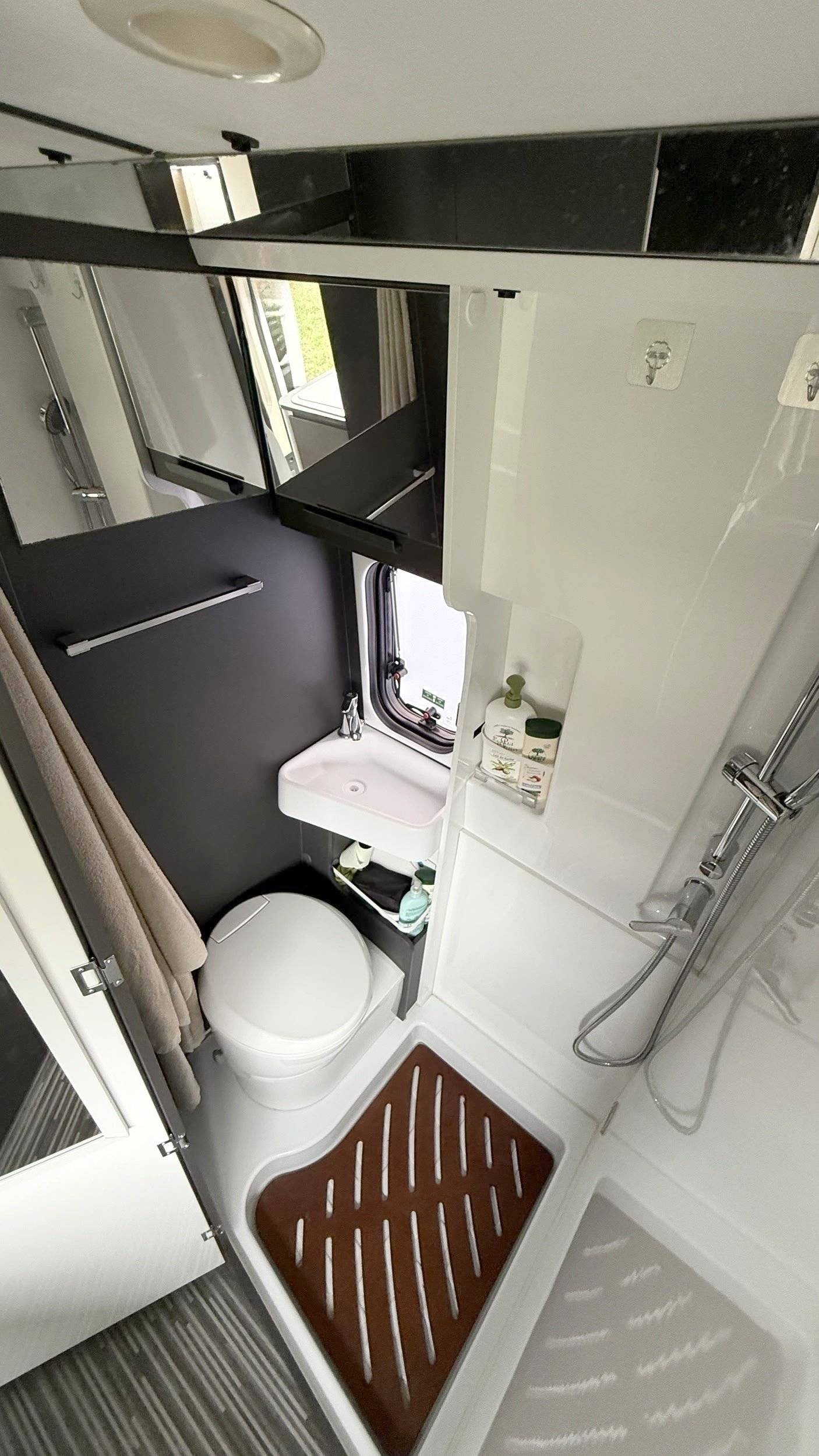 Mclouis Menfys S Line 