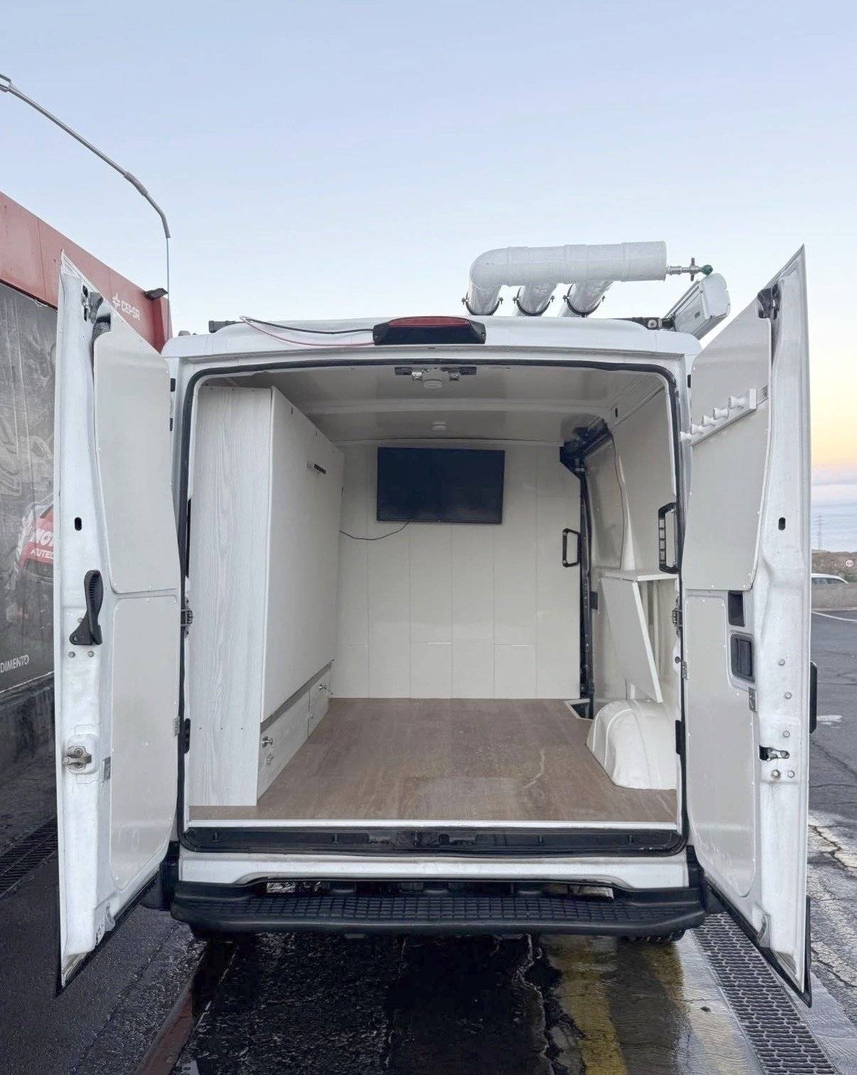 Coin repas Iveco Daily - Yescapa