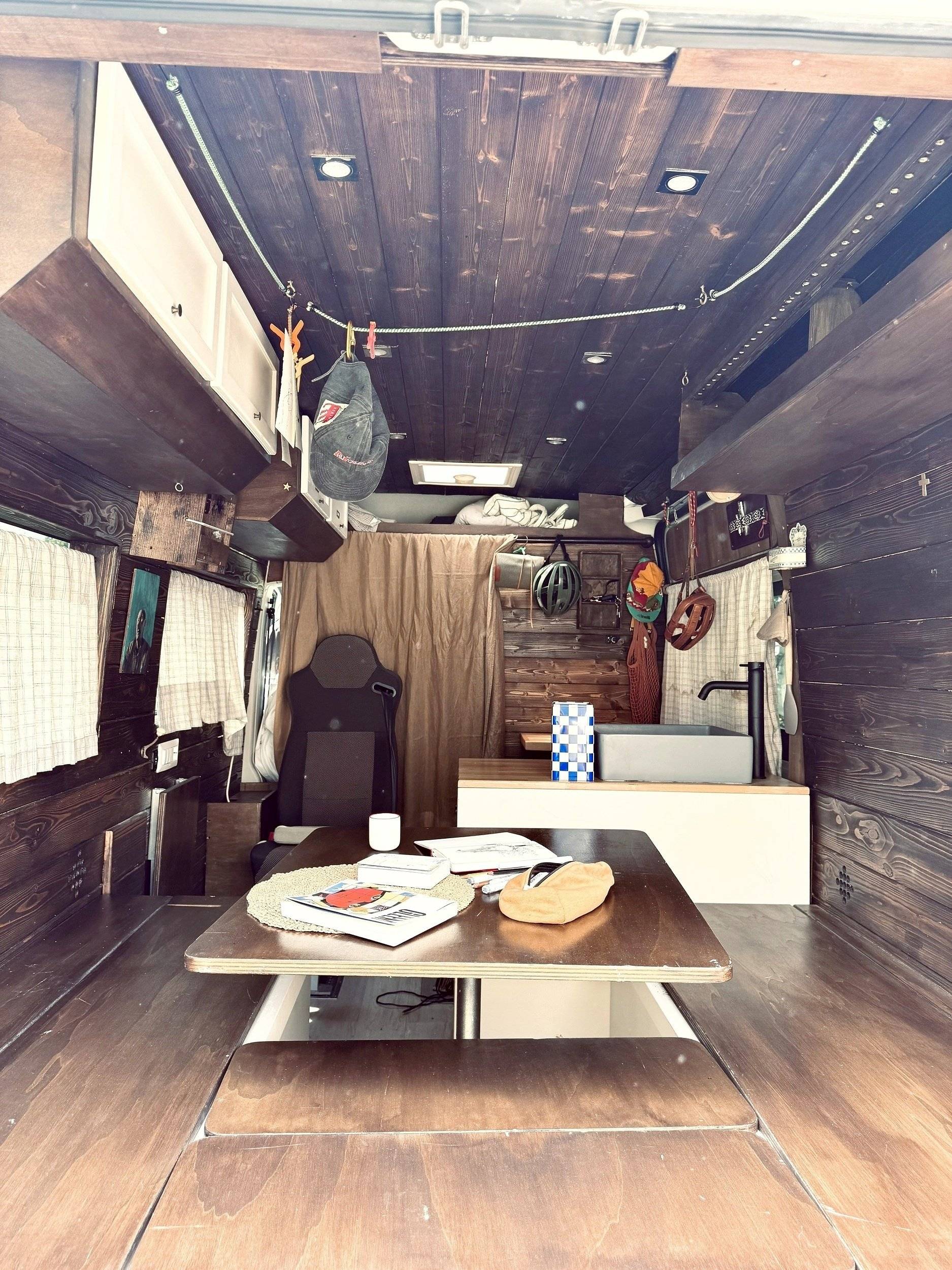 Dinette Fiat Ducato 250 - Yescapa