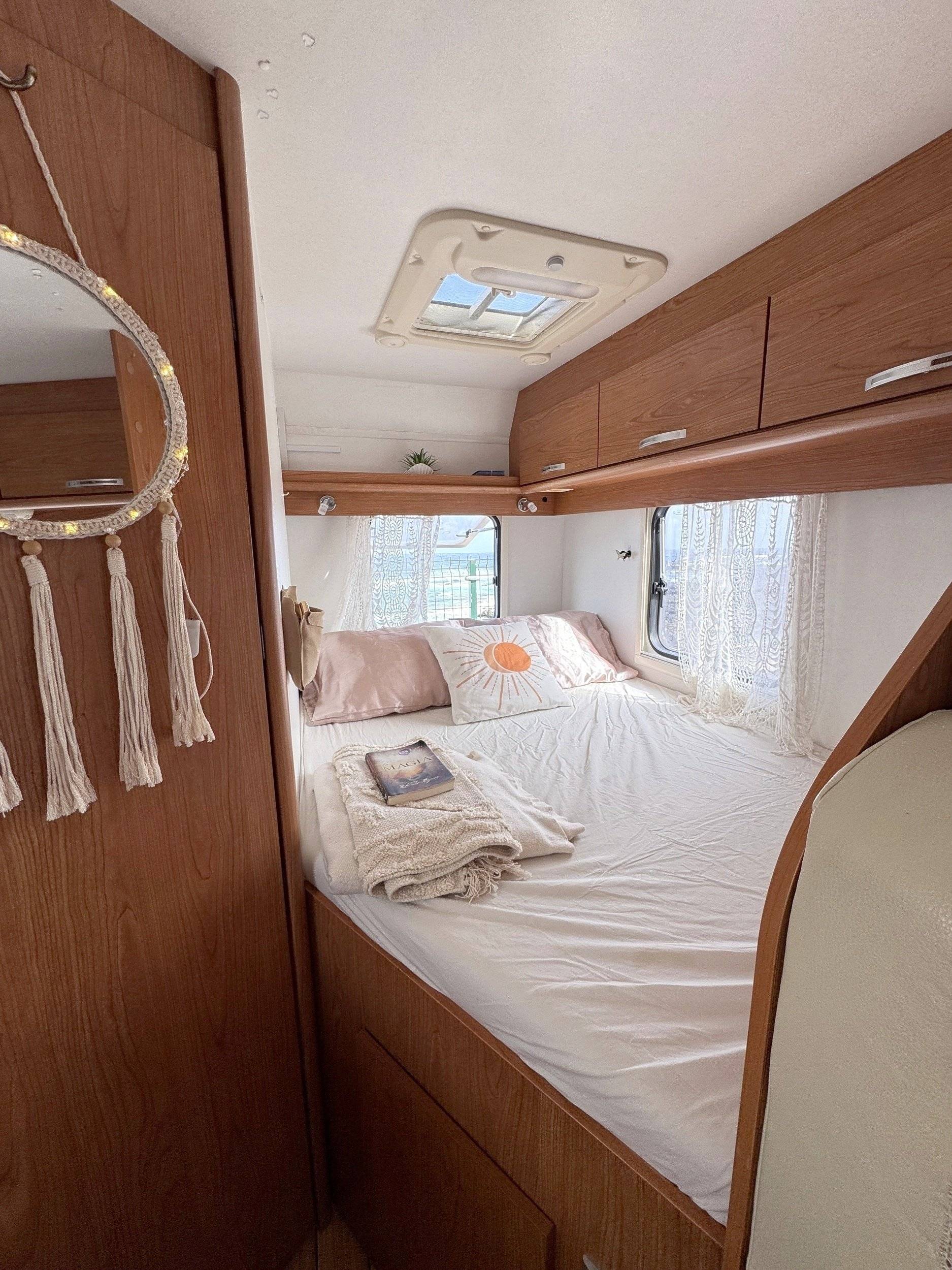 Berth Ford FORD TRANSIT - Yescapa