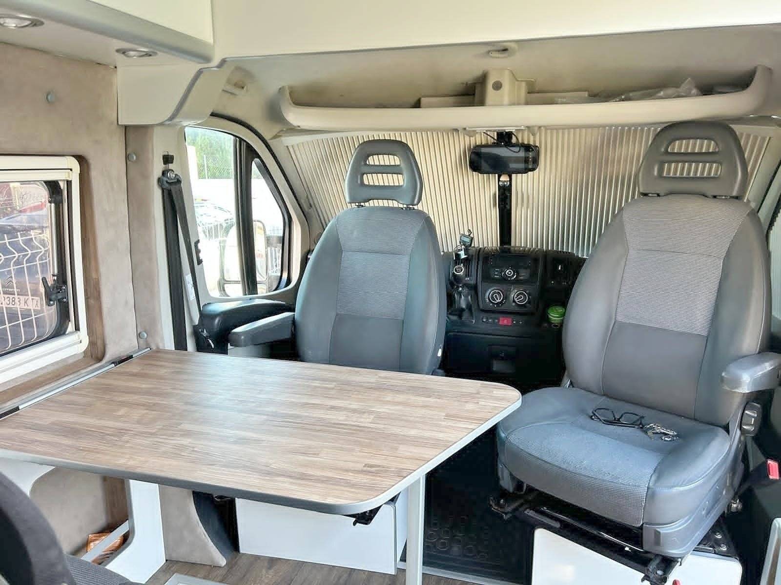 Coin repas Peugeot Boxer - Yescapa