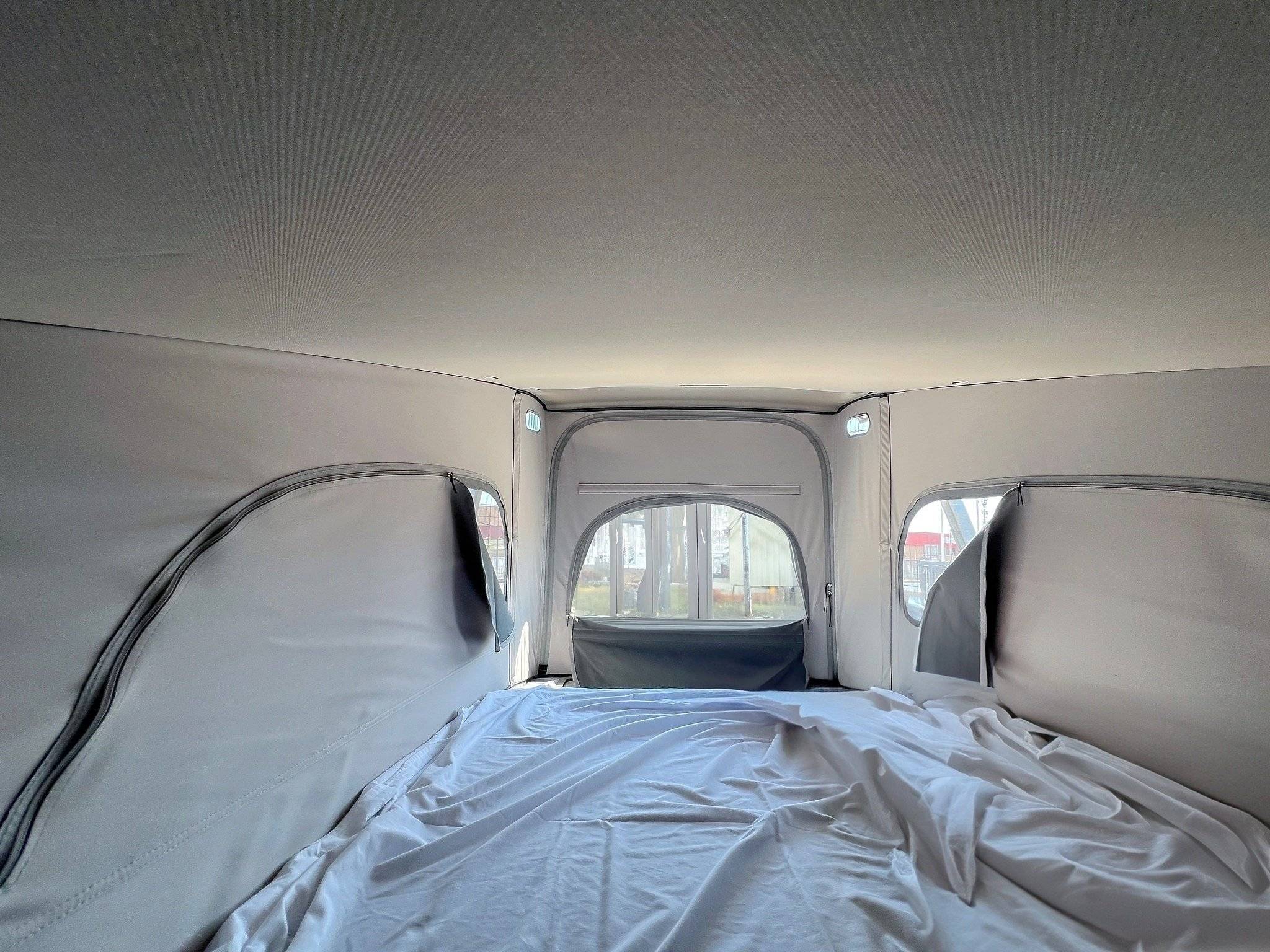 Plazas en cama Volkswagen VOLKSWAGEN T7 CALIFORNIA COAST - Yescapa