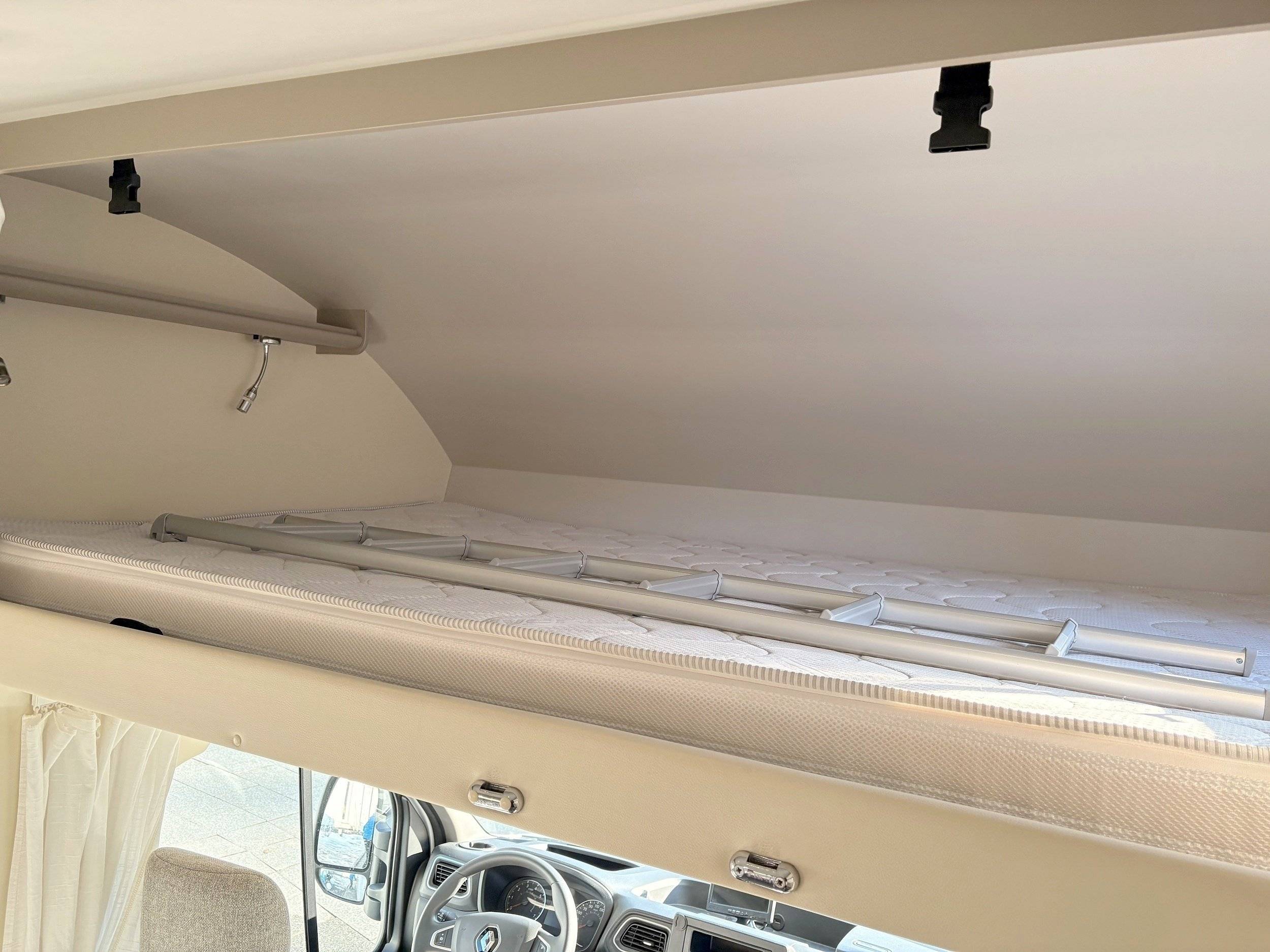 Berth Renault A690 - Yescapa