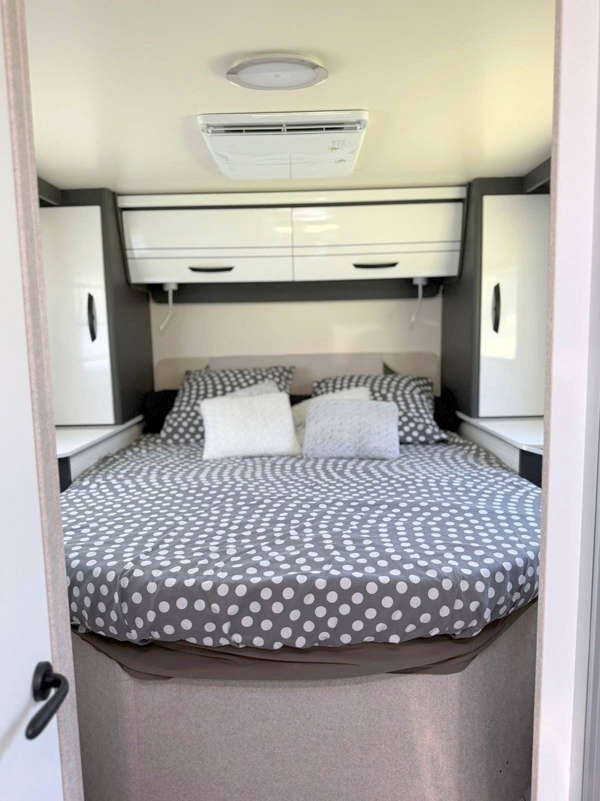 Couchages Ford Transit 2,0 l 170 ch - Yescapa