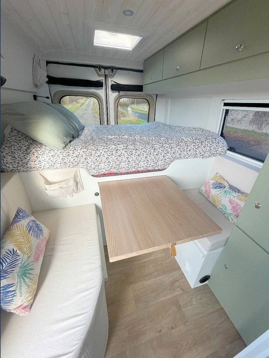 Comedor Citroën Jumper 3,0 l 160 ch - Yescapa
