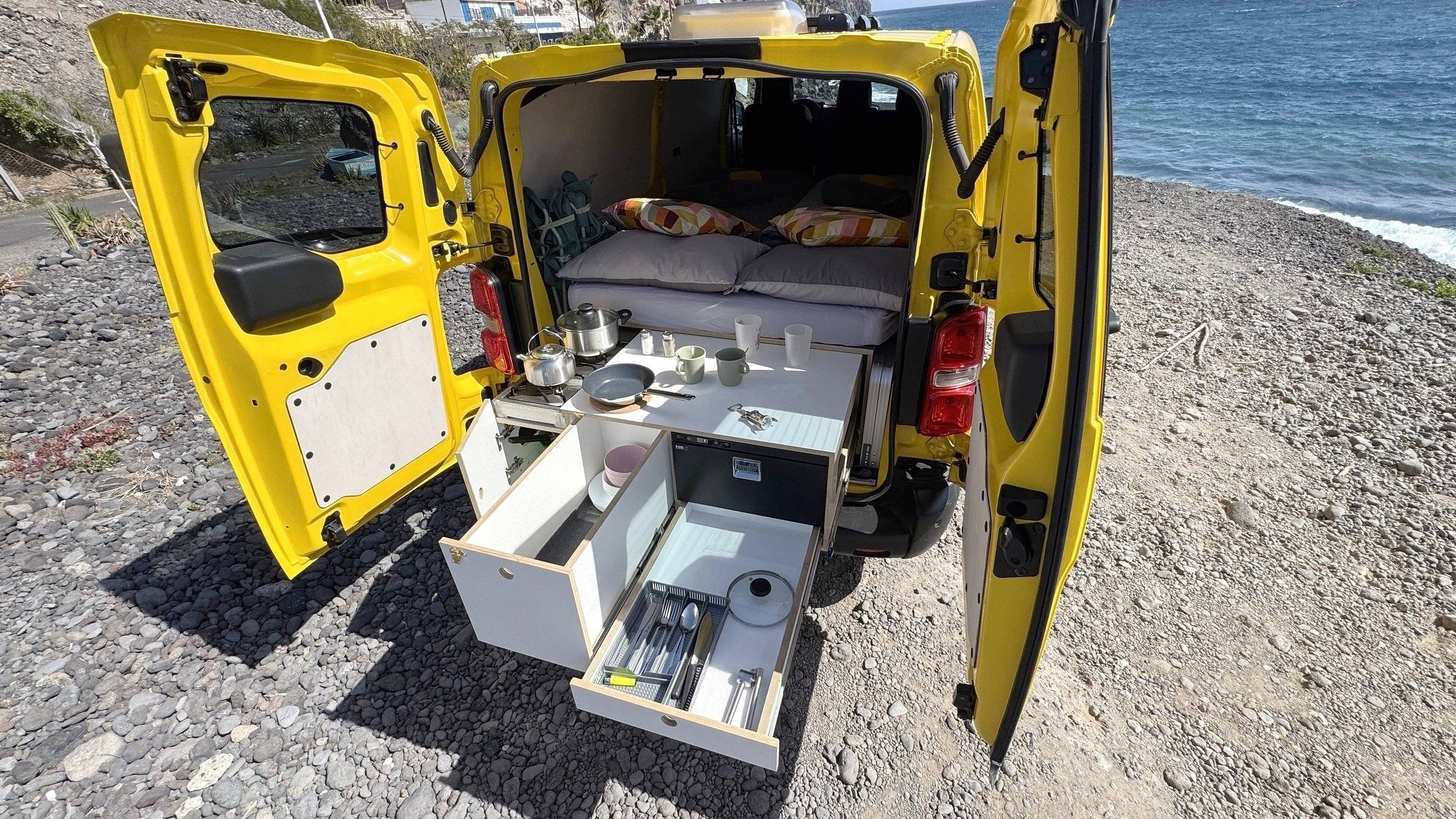 Kitchenette Peugeot Expert 2,0l 120ch - Yescapa